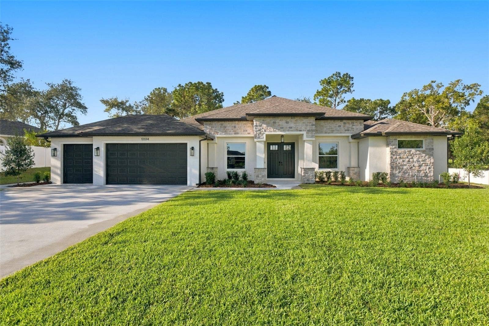 12014 SAPPHIRE DRIVE, Spring Hill, FL 34609 3 car garage 1/2 acre
