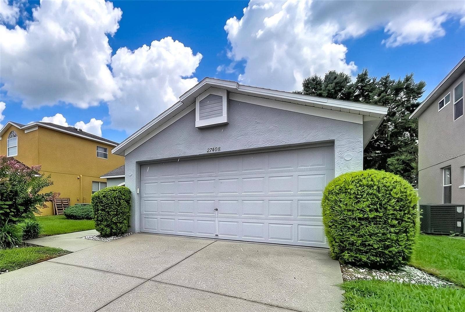 27408 CORAL SPRINGS DRIVE, Wesley Chapel, FL 33544 Double garage