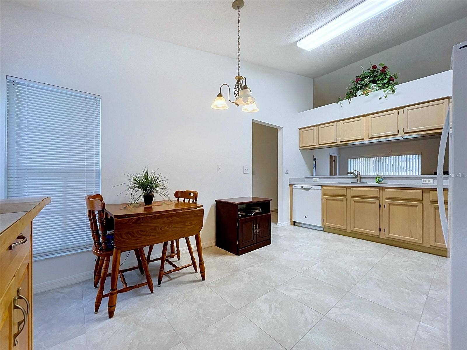 27408 CORAL SPRINGS DRIVE, Wesley Chapel, FL 33544 Room for kitchen table or island