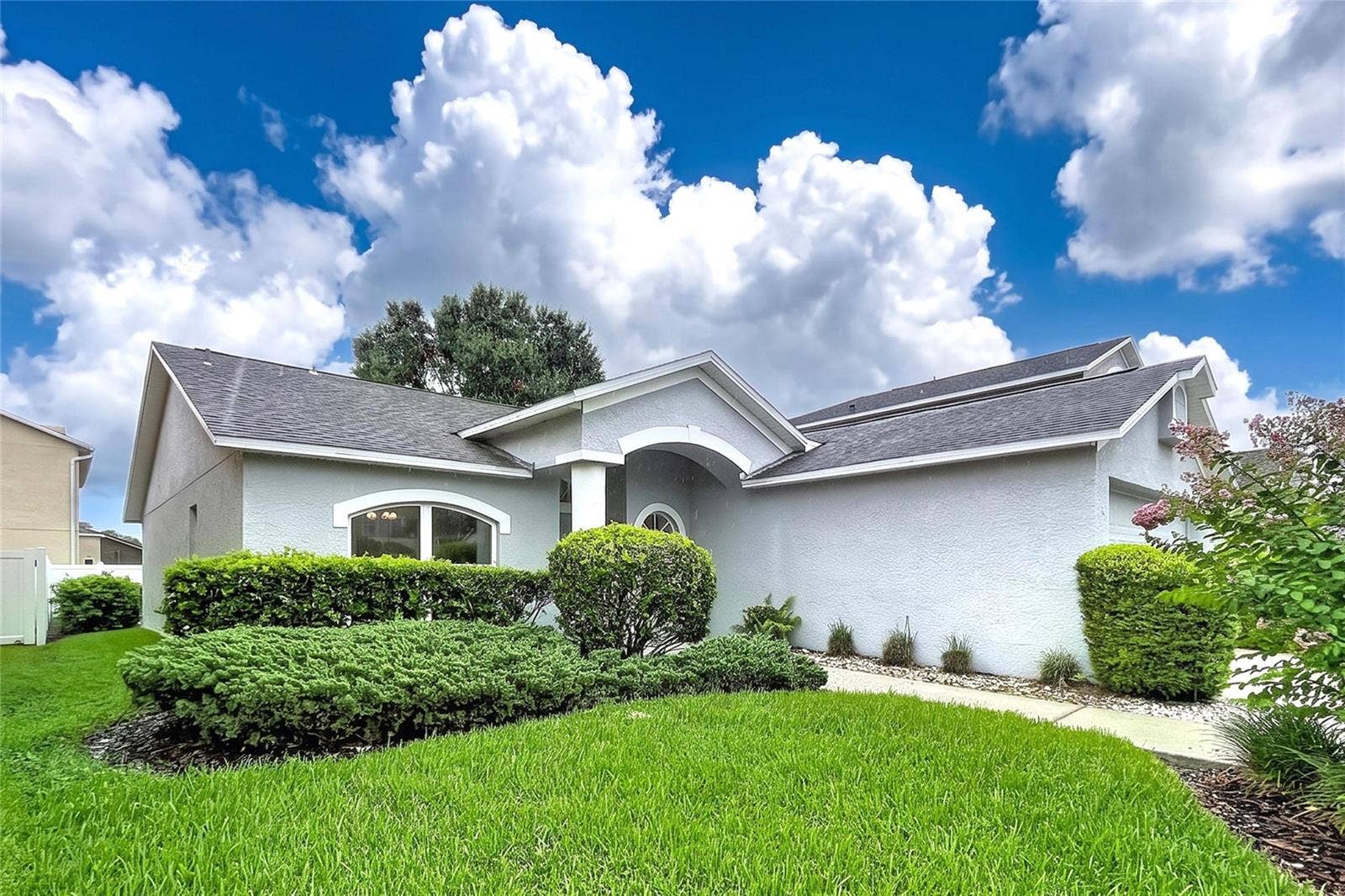 27408 CORAL SPRINGS DRIVE, Wesley Chapel, FL 33544 Manicured landscaping