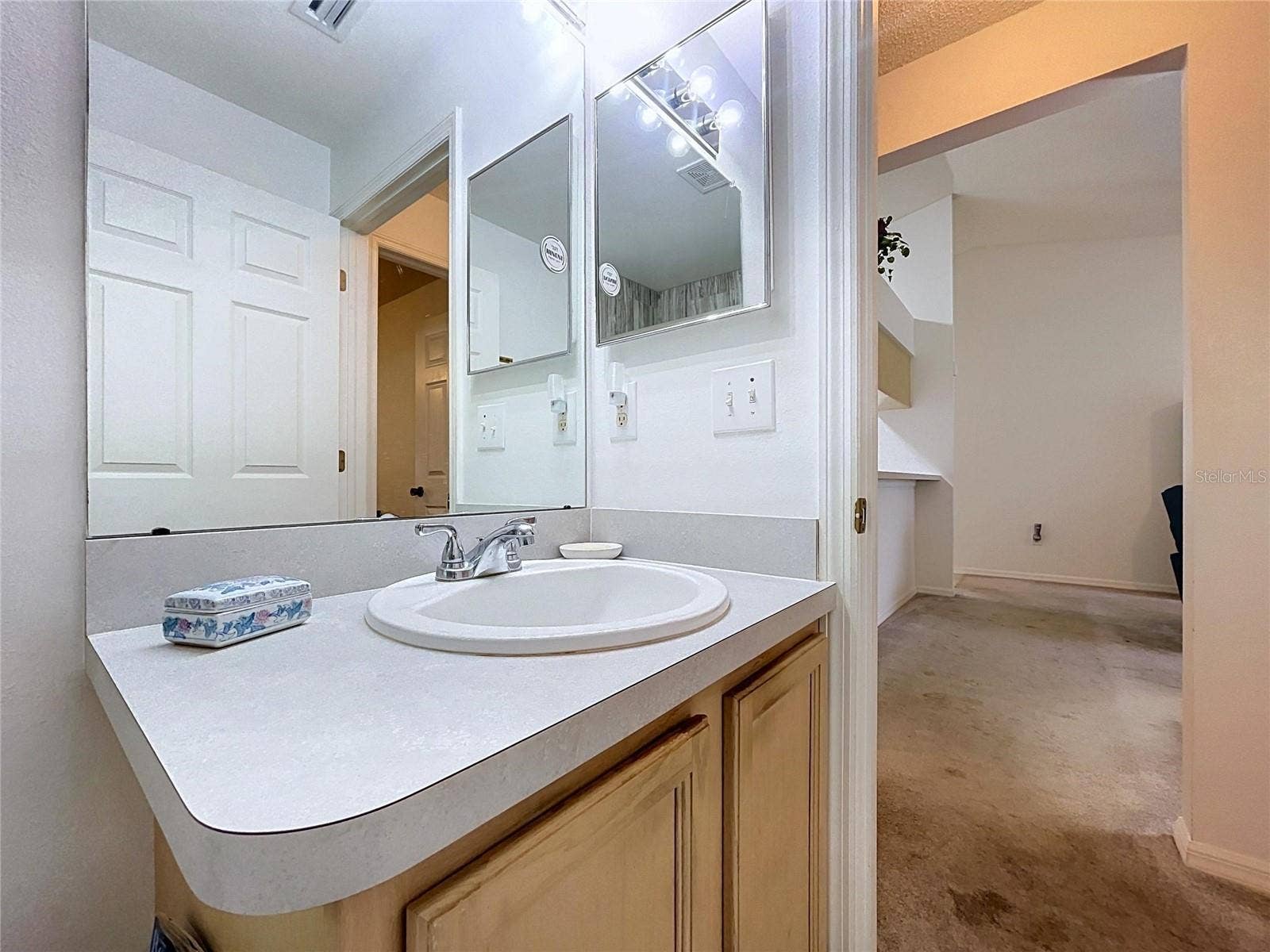 27408 CORAL SPRINGS DRIVE, Wesley Chapel, FL 33544 Bath is convenient from Great Room
