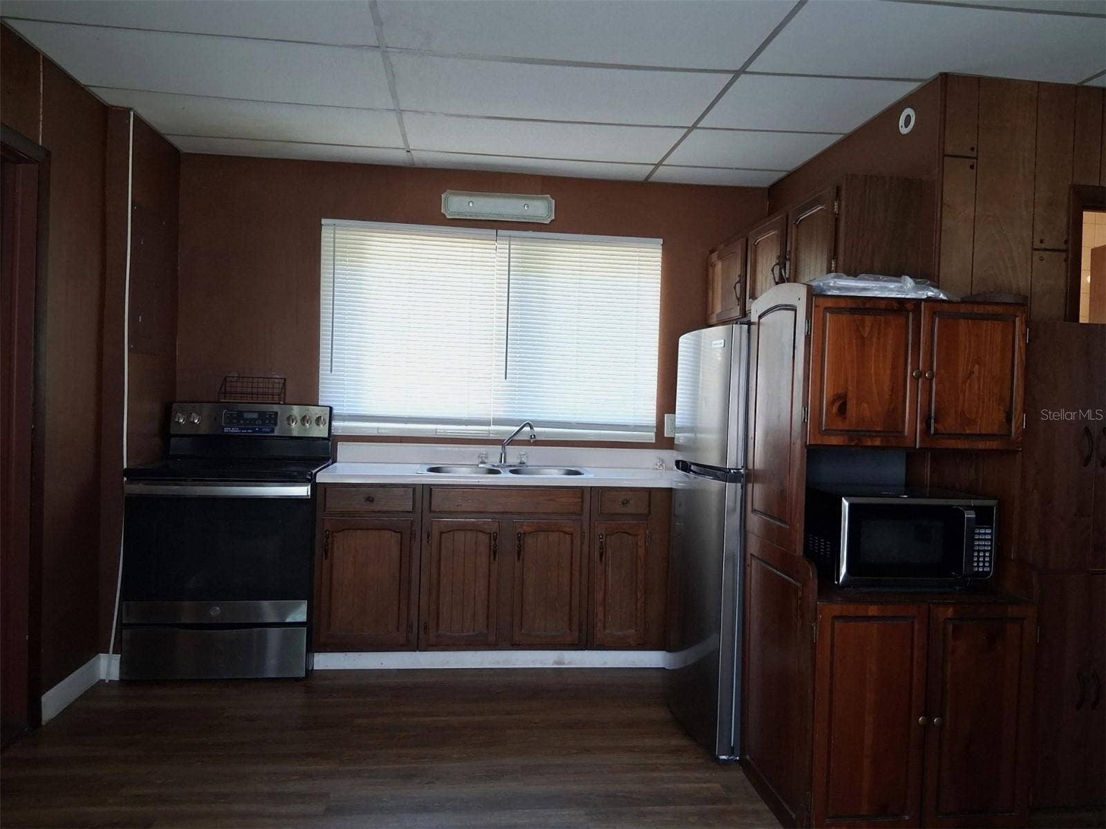 10052 LAKE DRIVE, New Port Richey, FL 34654 Kitchen
