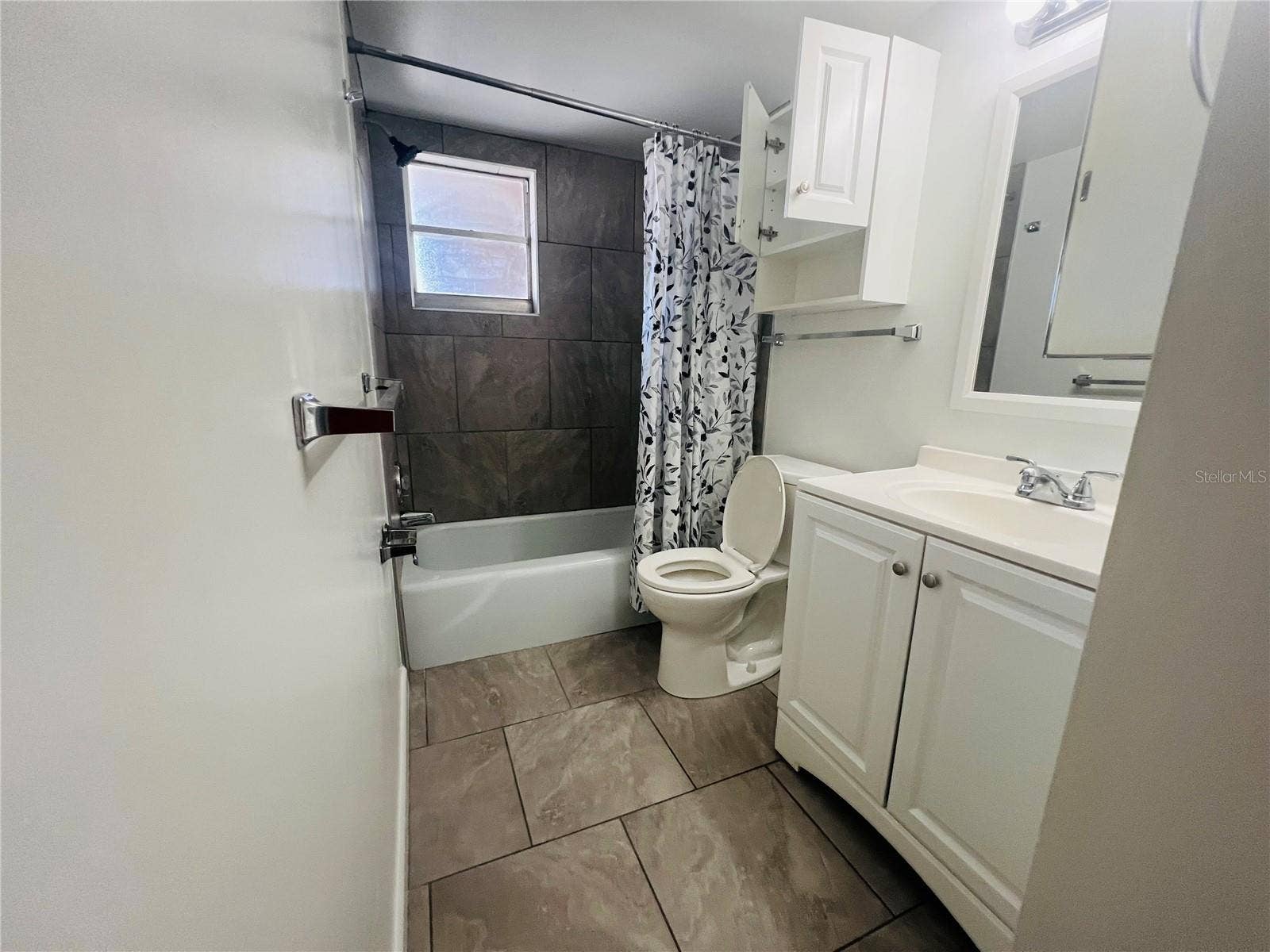 5245 AMULET DRIVE, #207, New Port Richey, FL 34652 BATHROOM