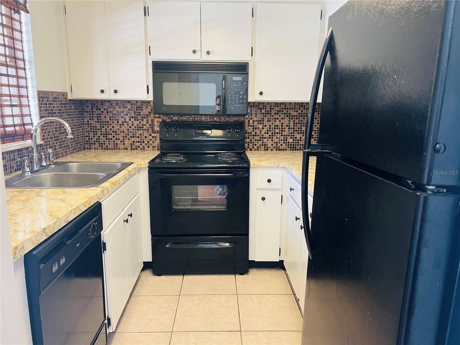 5245 AMULET DRIVE, #207, New Port Richey, FL 34652 KITCHEN
