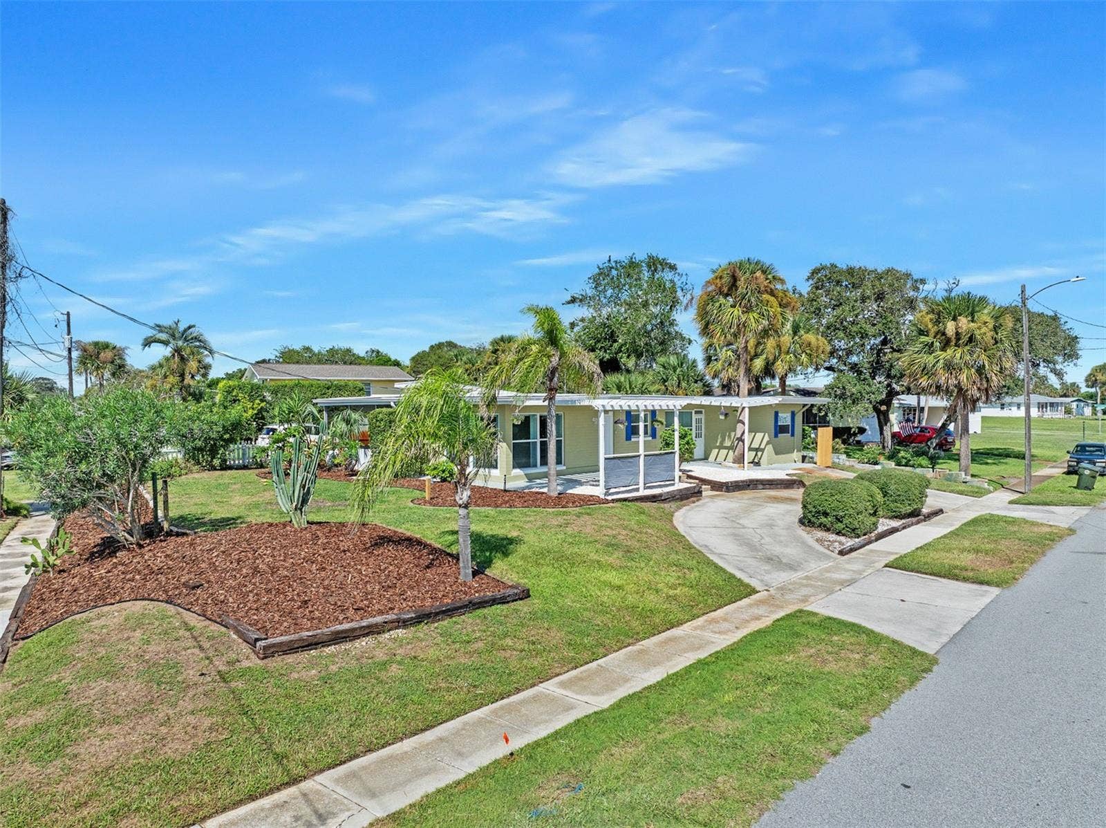 2001 N OLEANDER AVENUE, Daytona Beach, FL 32118 2001 N OLEANDER AVENUE, Daytona Beach, FL 32118