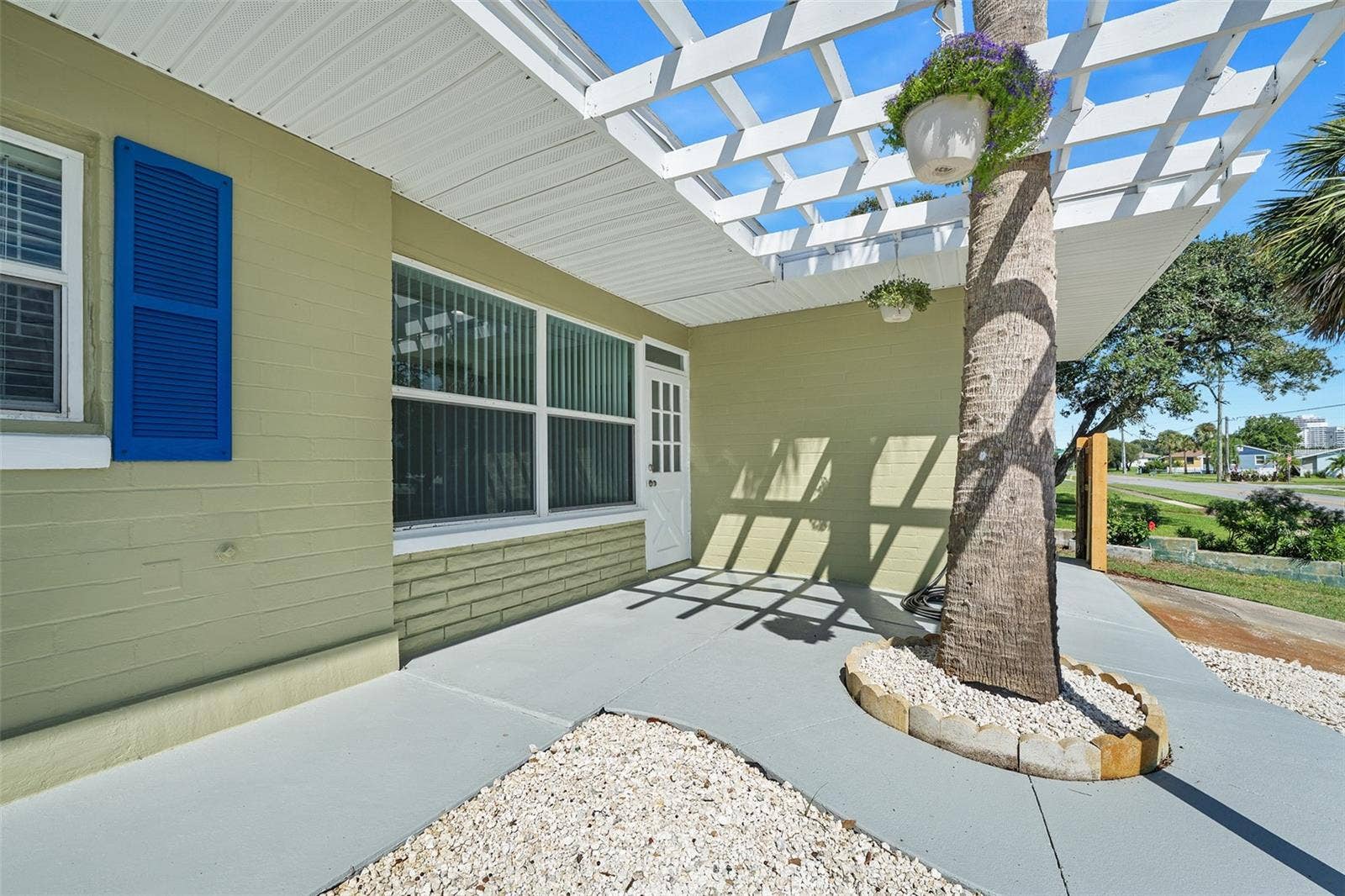 2001 N OLEANDER AVENUE, Daytona Beach, FL 32118 2001 N OLEANDER AVENUE, Daytona Beach, FL 32118