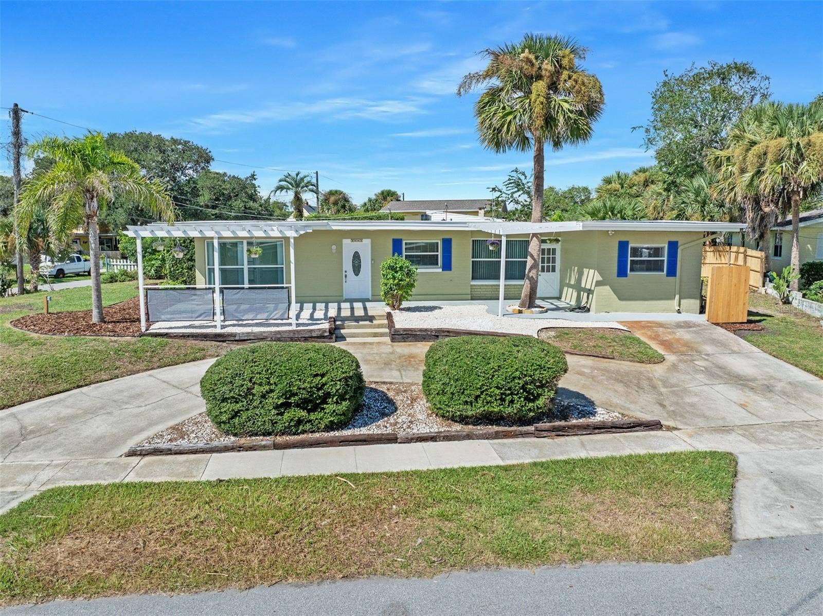 2001 N OLEANDER AVENUE, Daytona Beach, FL 32118 2001 N OLEANDER AVENUE, Daytona Beach, FL 32118