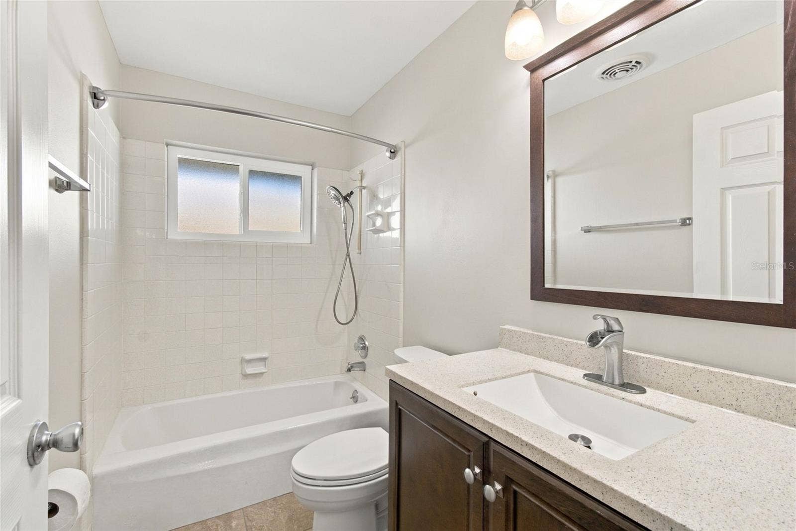 1615 BUNKER HILL DRIVE, Sun City Center, FL 33573 guest bath