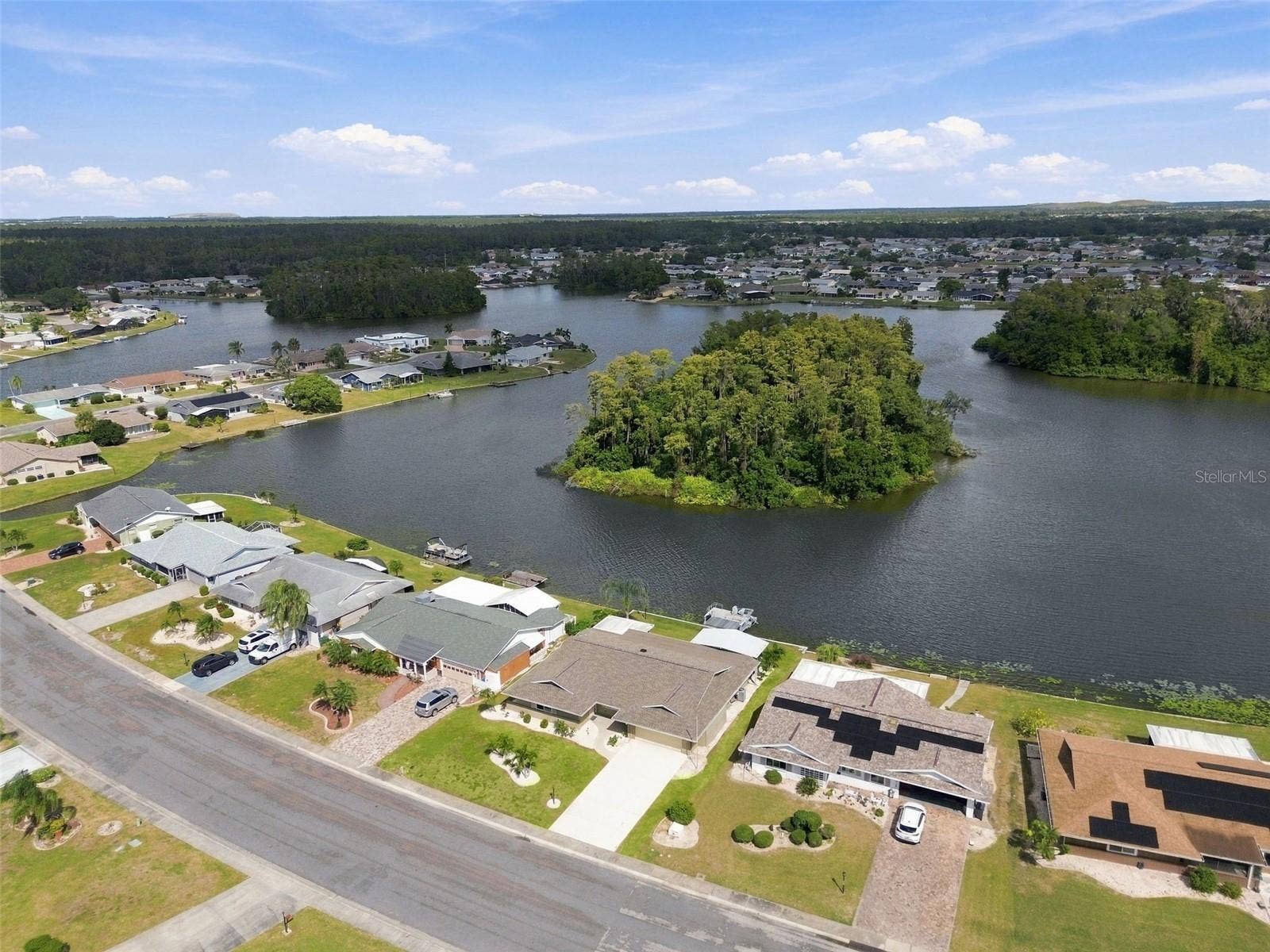 1615 BUNKER HILL DRIVE, Sun City Center, FL 33573 North Lake