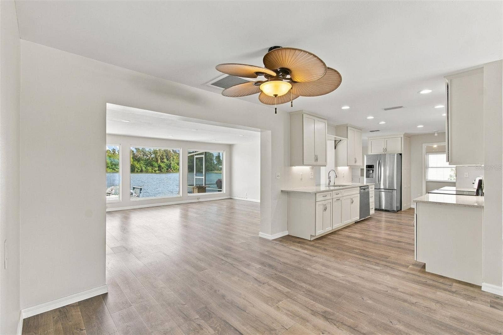 1615 BUNKER HILL DRIVE, Sun City Center, FL 33573 Flex area next to kitchen