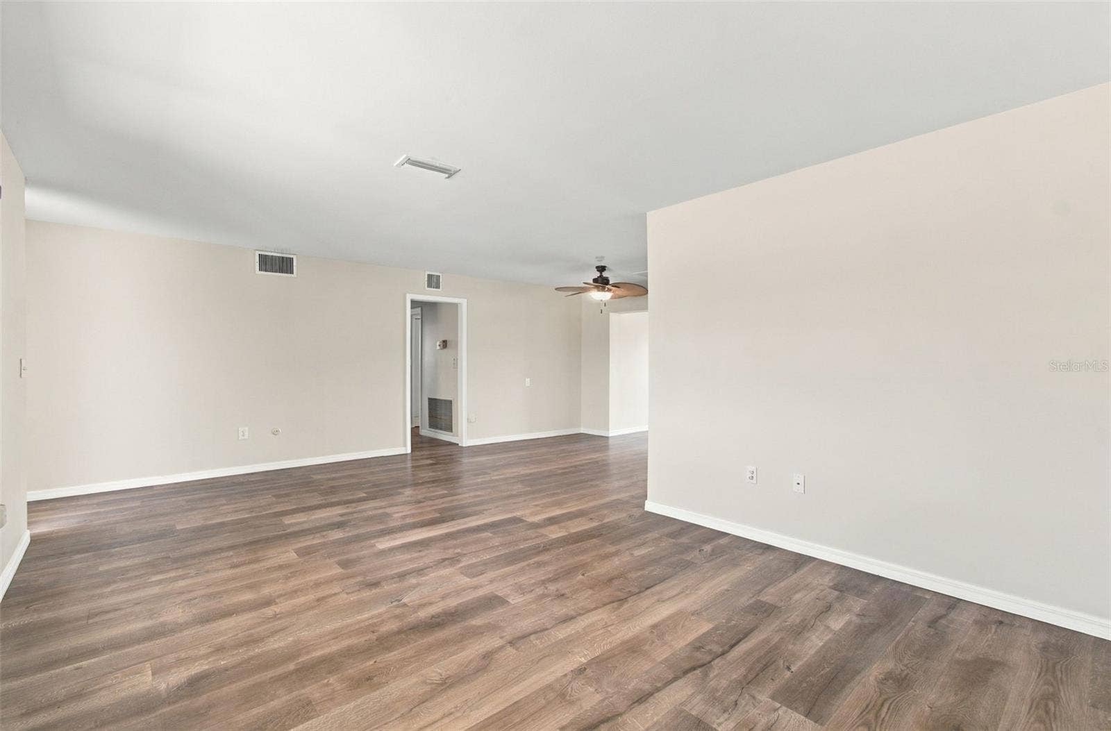 1615 BUNKER HILL DRIVE, Sun City Center, FL 33573 living room