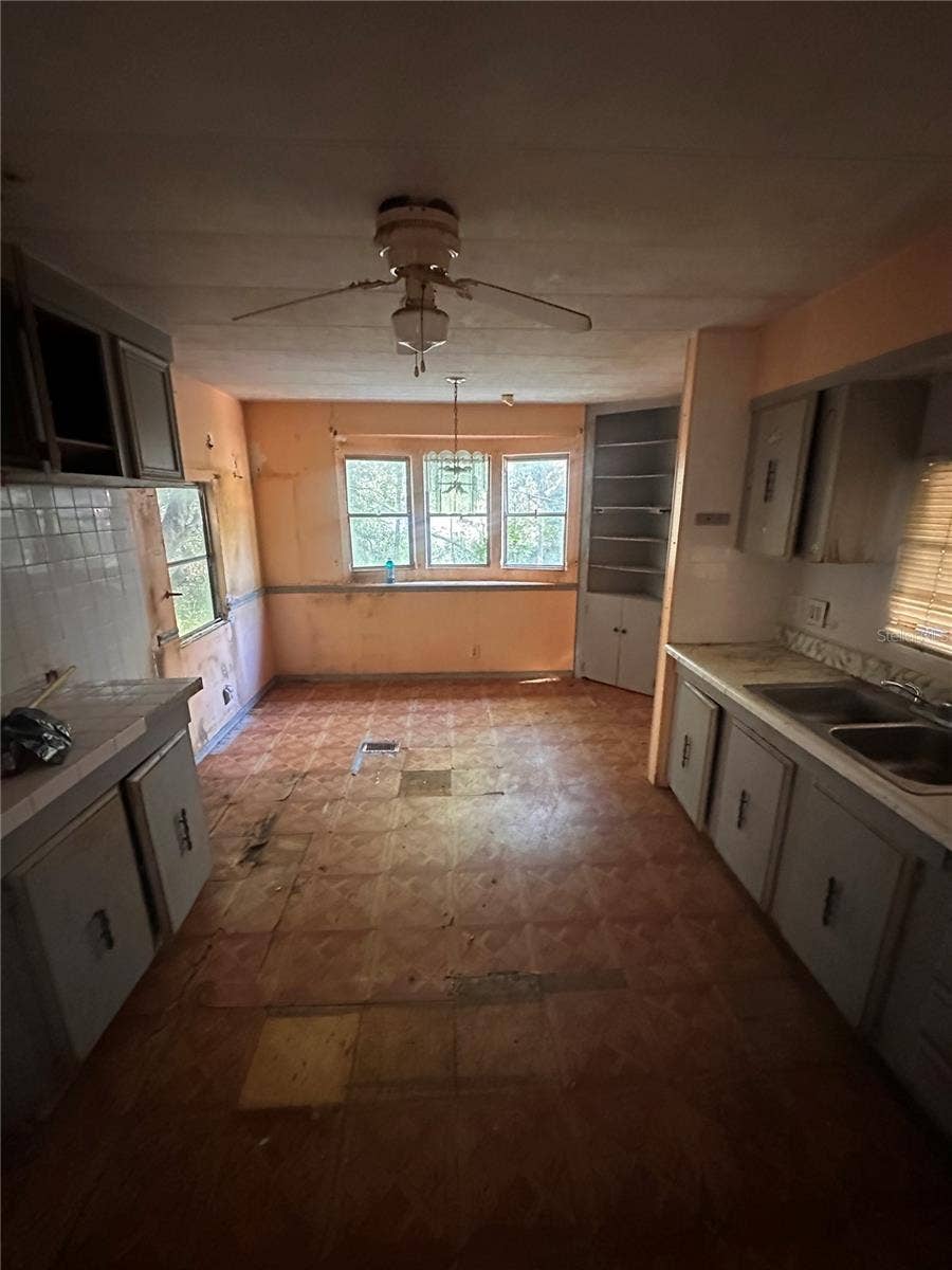 8323 EVERGREEN, Brooksville, FL 34613 8323 EVERGREEN, Brooksville, FL 34613