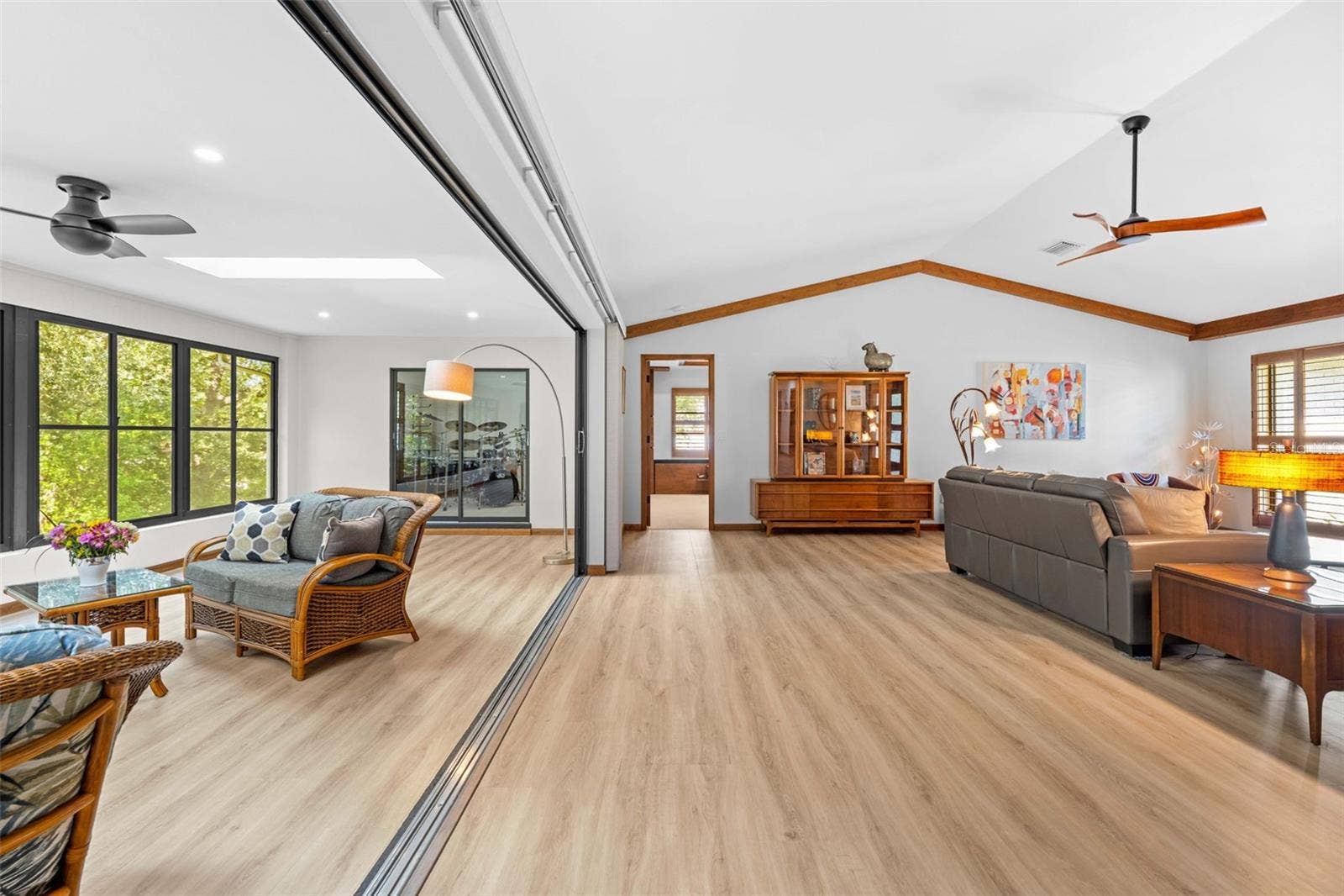 2 GERBERA COURT, Homosassa, FL 34446 Sliders between Living Room & Fla room open all the way