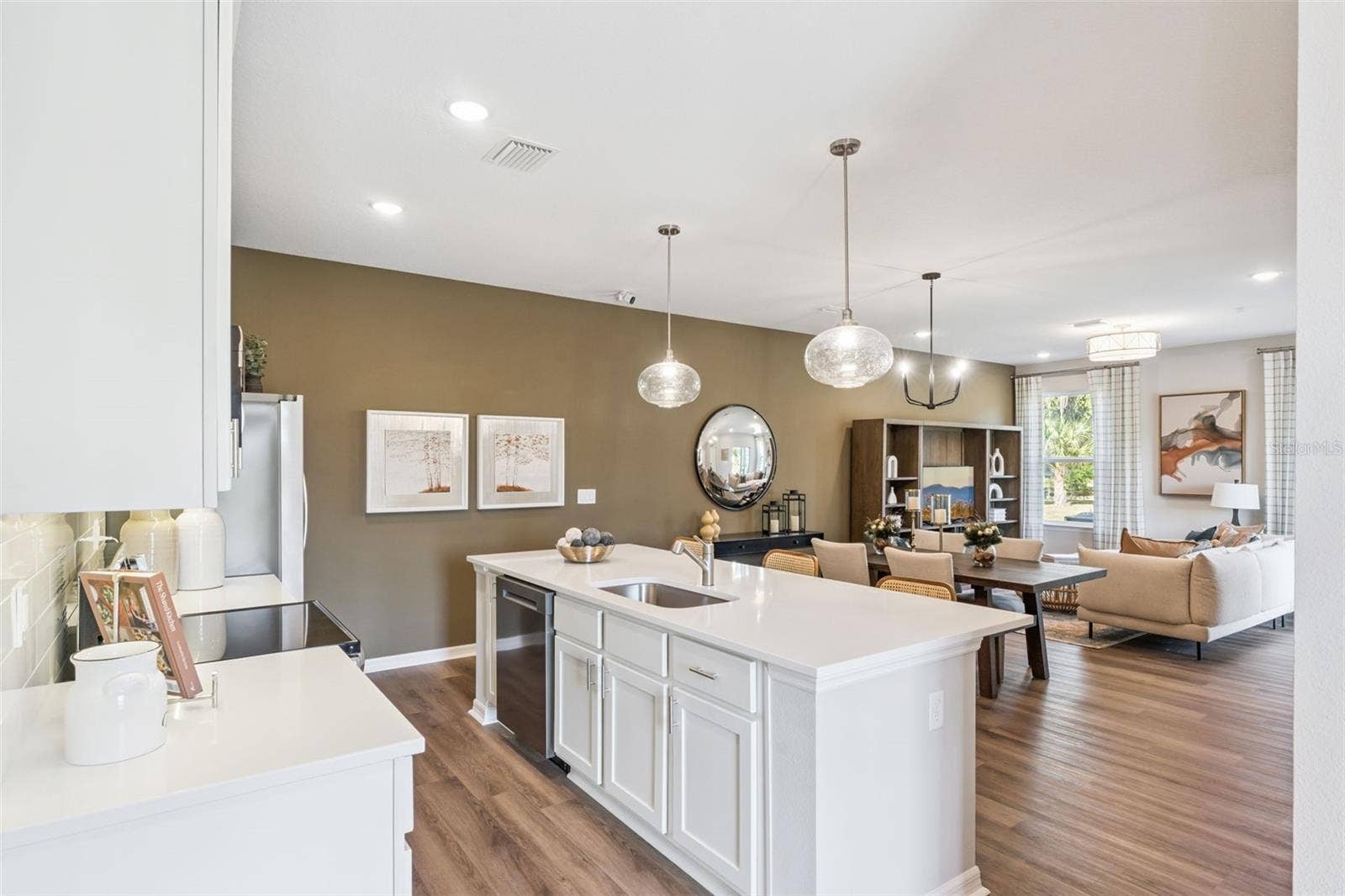 2286 RED PINE COURT, Eustis, FL 32726