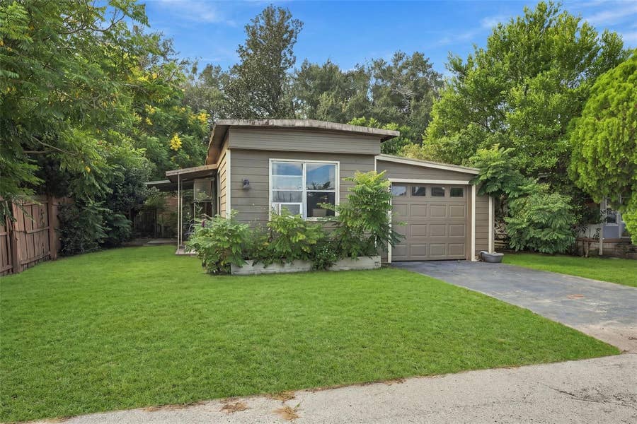 Property photo for 35012 GLOSSON CIRCLE, Zephyrhills, FL