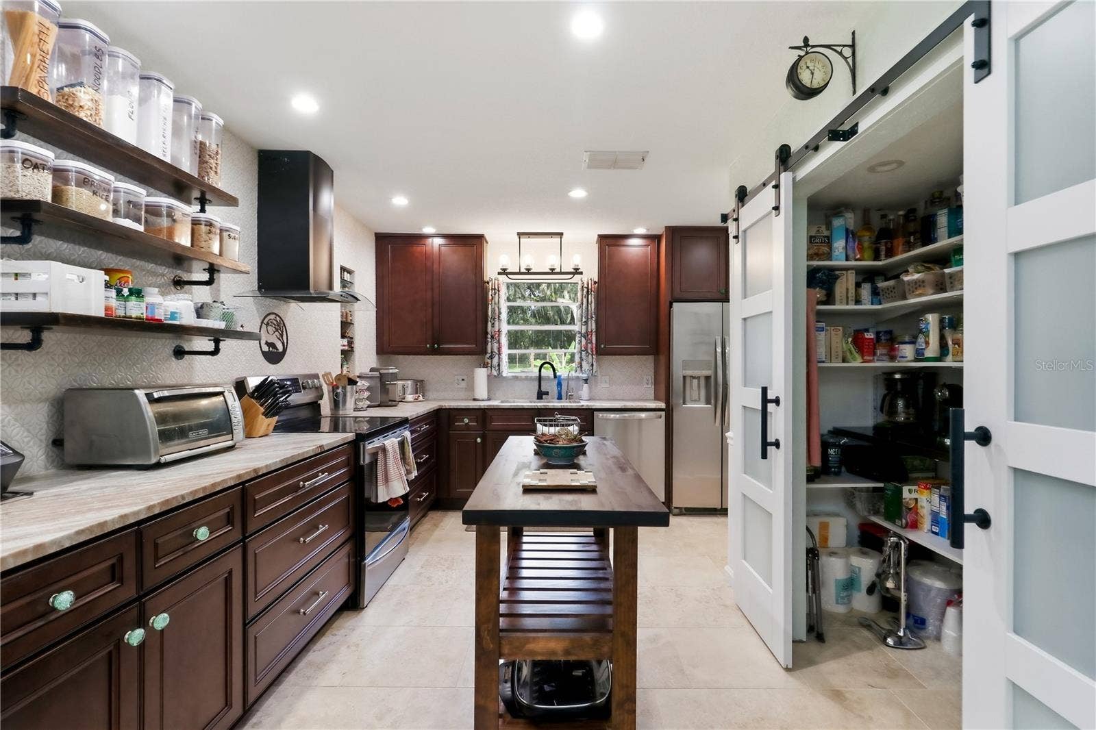 5225 GRIFFIN ROAD, Brooksville, FL 34601 5225 GRIFFIN ROAD, Brooksville, FL 34601