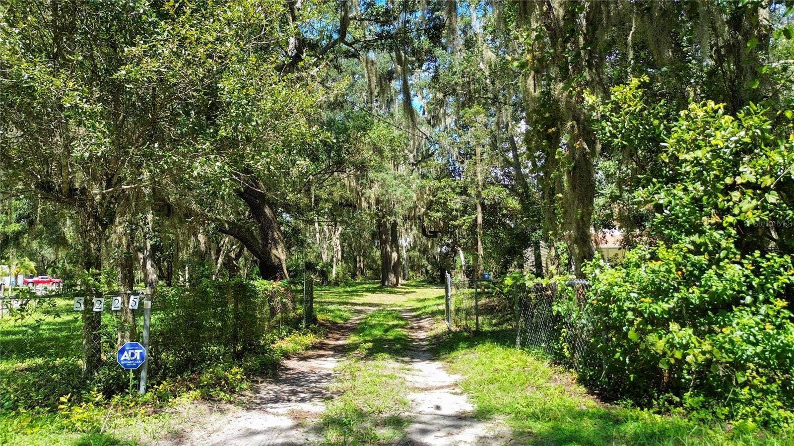 5225 GRIFFIN ROAD, Brooksville, FL 34601 5225 GRIFFIN ROAD, Brooksville, FL 34601