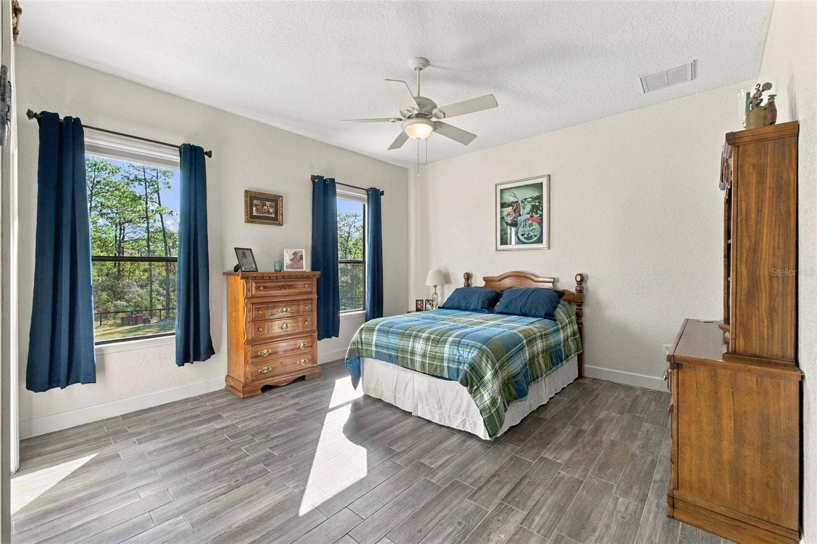10484 GYPSY AVENUE, Weeki Wachee, FL 34613 UPSTAIRS GUEST BATHROOM #5