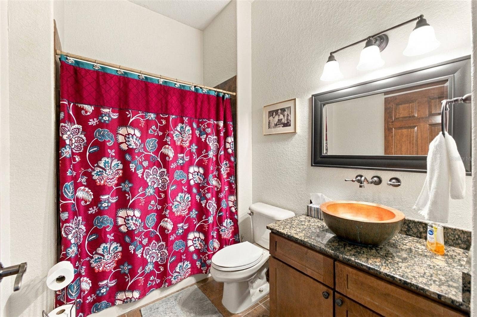 10484 GYPSY AVENUE, Weeki Wachee, FL 34613 DOWNSTAIRS FULL BATHROOM