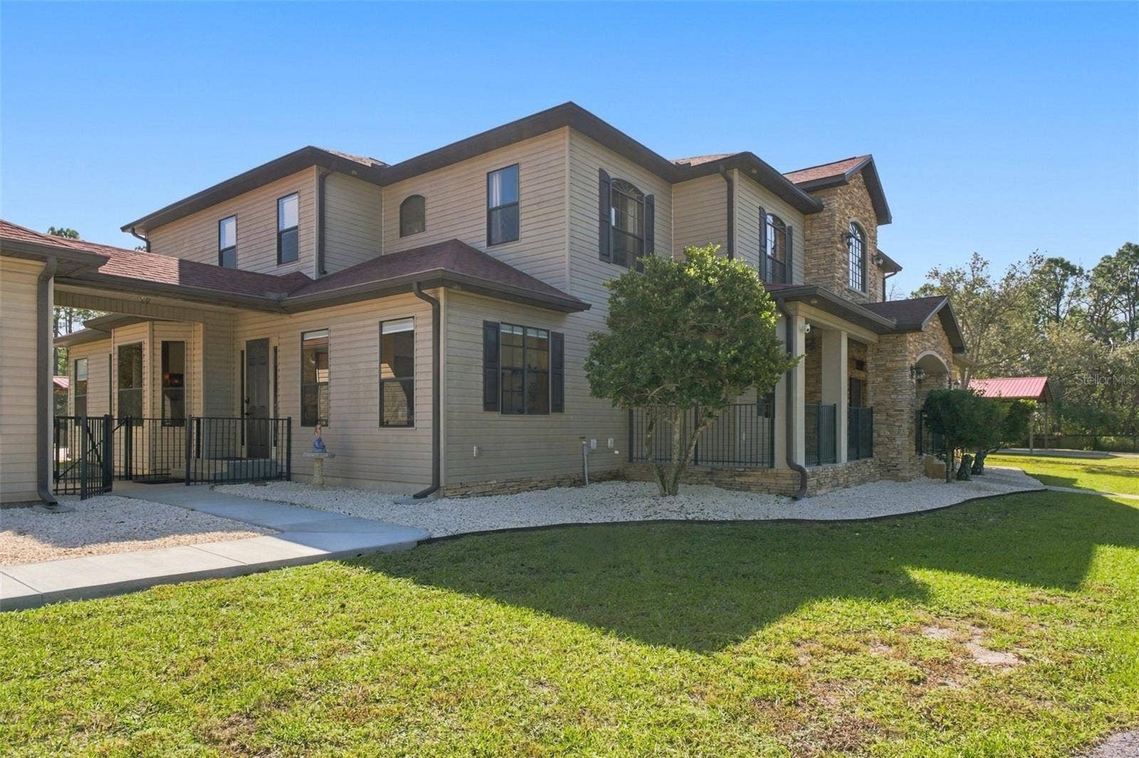 10484 GYPSY AVENUE, Weeki Wachee, FL 34613 BREEZEWAY TO GARAGE