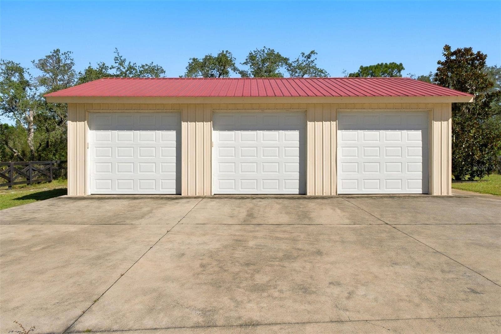 10484 GYPSY AVENUE, Weeki Wachee, FL 34613 3 CAR DETACHED GARAGE