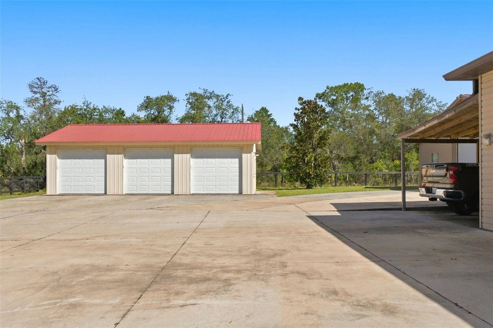10484 GYPSY AVENUE, Weeki Wachee, FL 34613 DETCAHED 3 CAR GARAGE