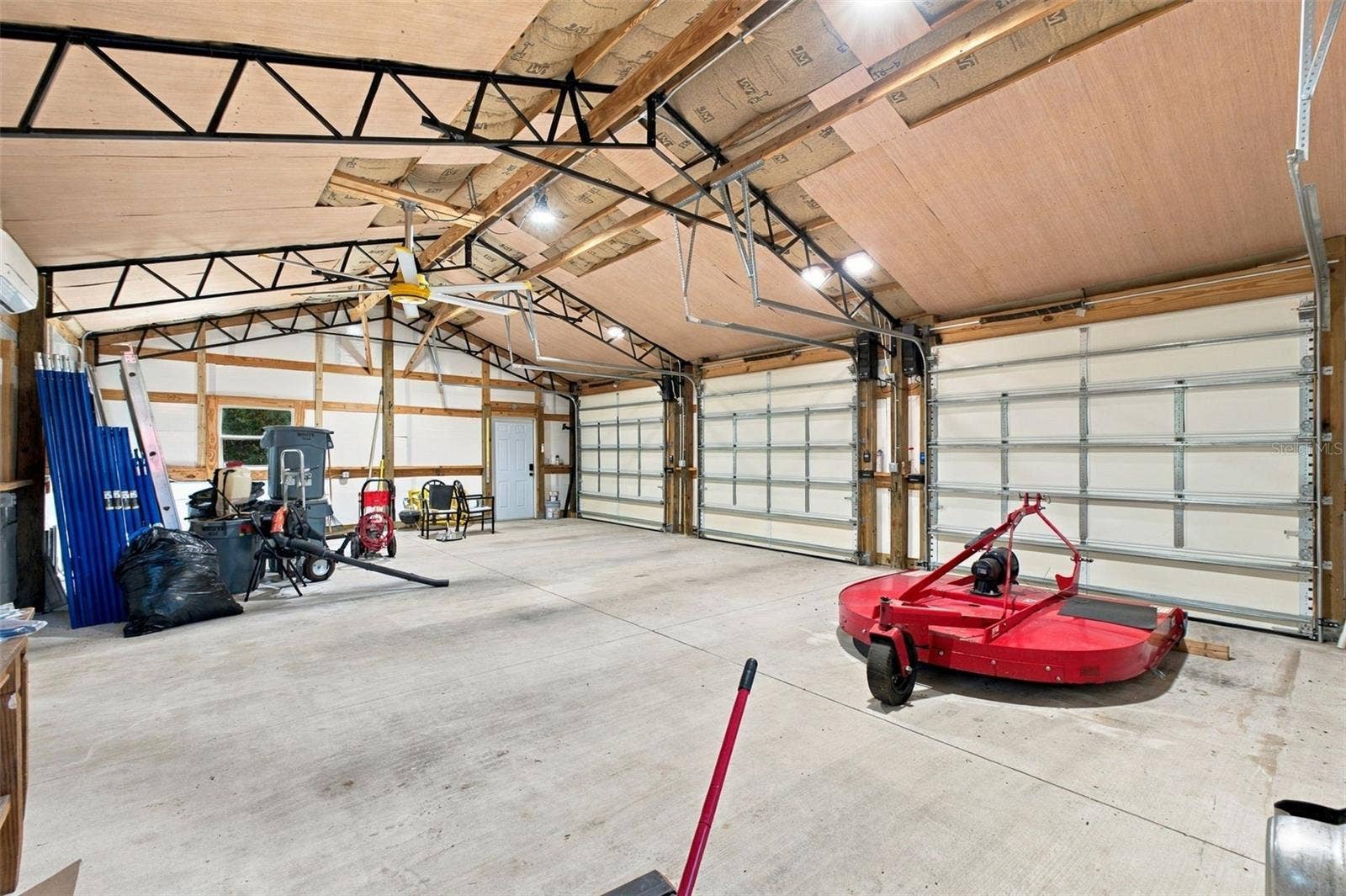 10484 GYPSY AVENUE, Weeki Wachee, FL 34613 DETACHED 3 CAR GARAGE