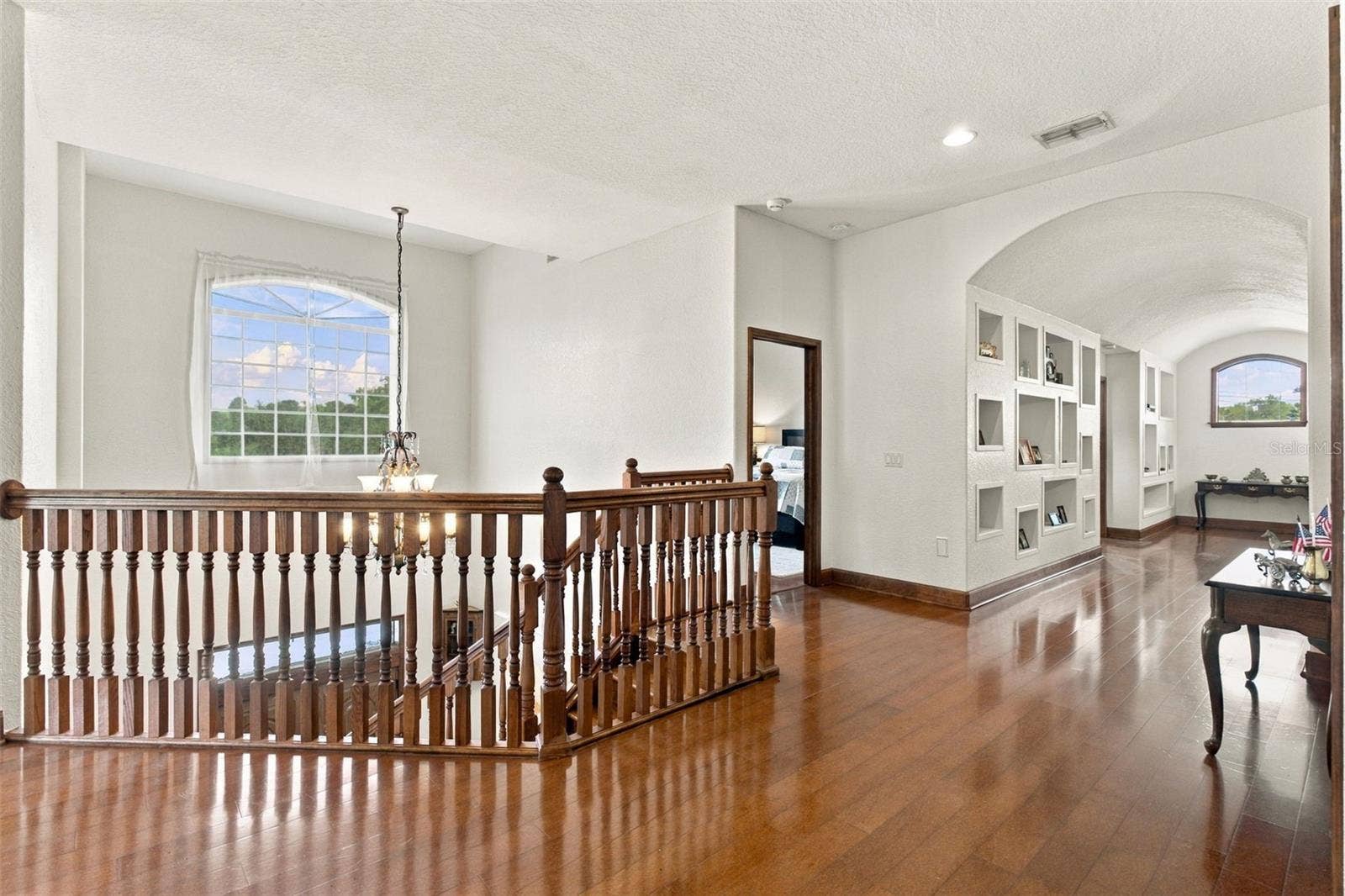 10484 GYPSY AVENUE, Weeki Wachee, FL 34613 UPSTAIRS LANDING
