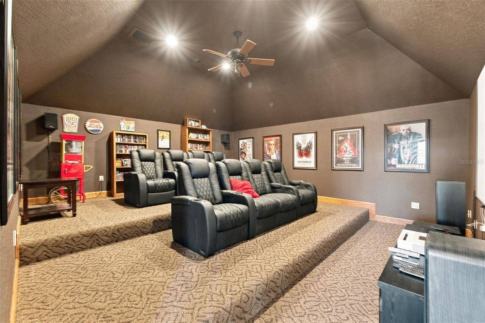 10484 GYPSY AVENUE, Weeki Wachee, FL 34613 HOME THEATER