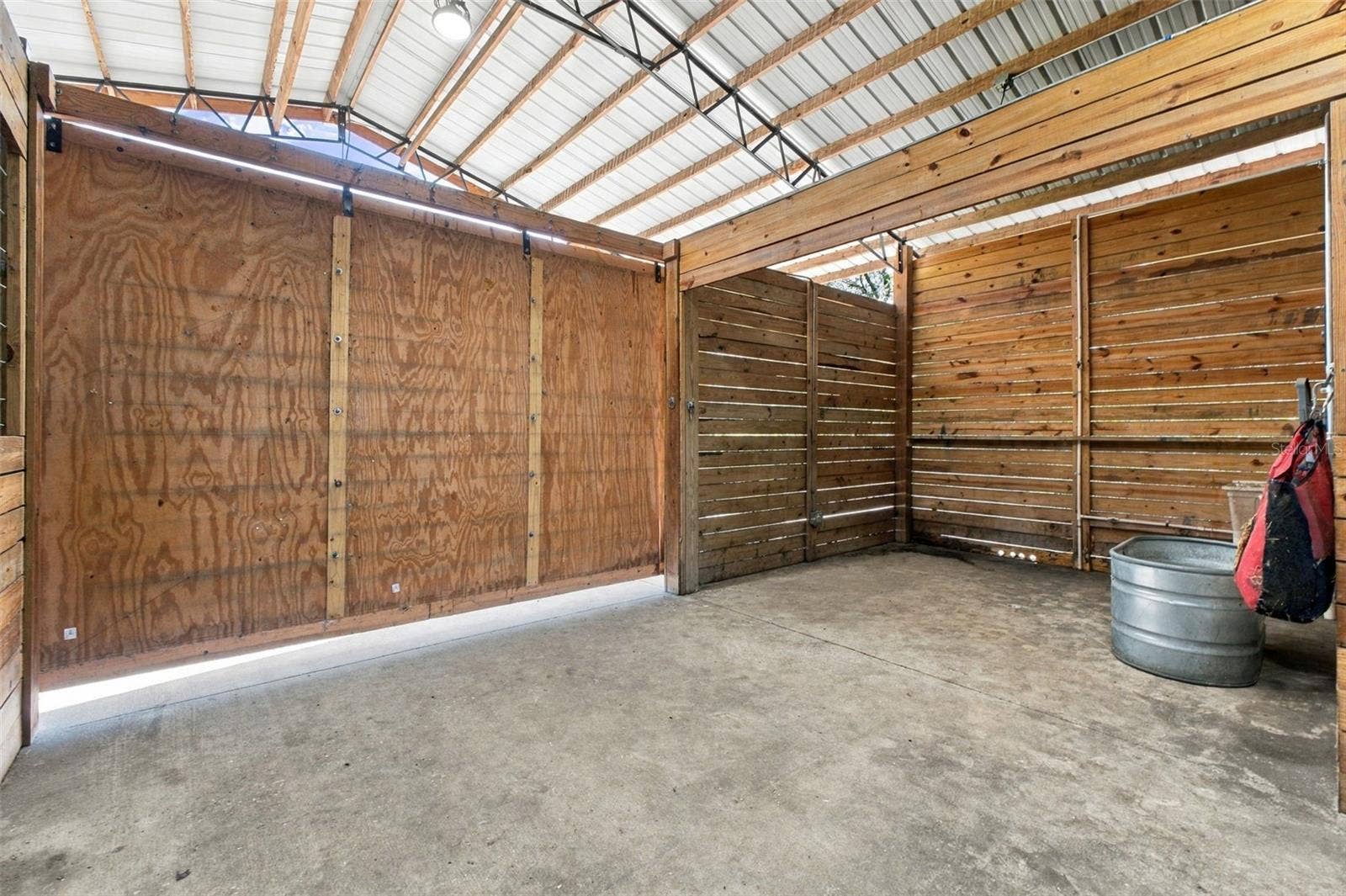 10484 GYPSY AVENUE, Weeki Wachee, FL 34613 BARN