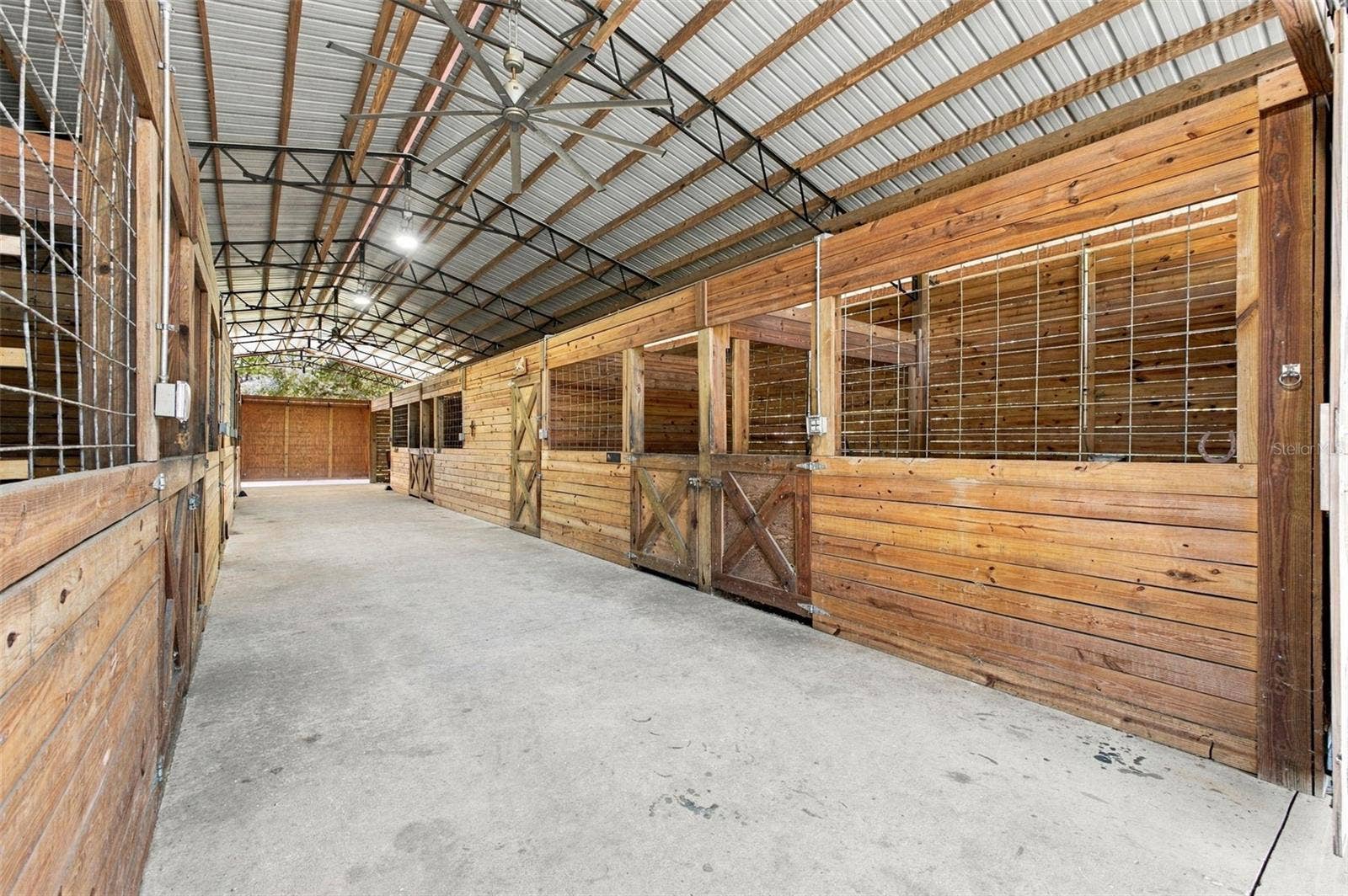 10484 GYPSY AVENUE, Weeki Wachee, FL 34613 12 X 12 STALLS