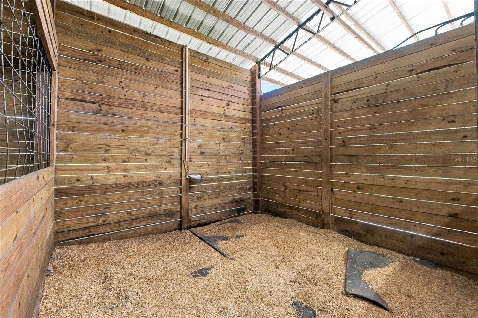 10484 GYPSY AVENUE, Weeki Wachee, FL 34613 12 X 12 STALLS