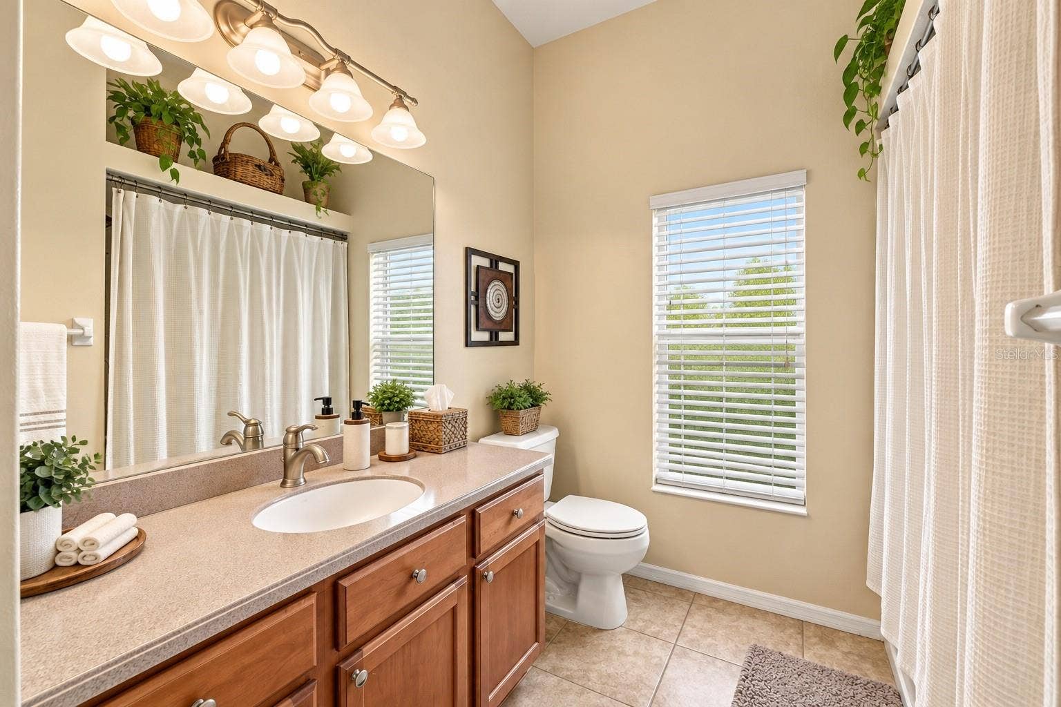 1486 ALAMEDA DRIVE, Spring Hill, FL 34609 Guest bathroom #3
