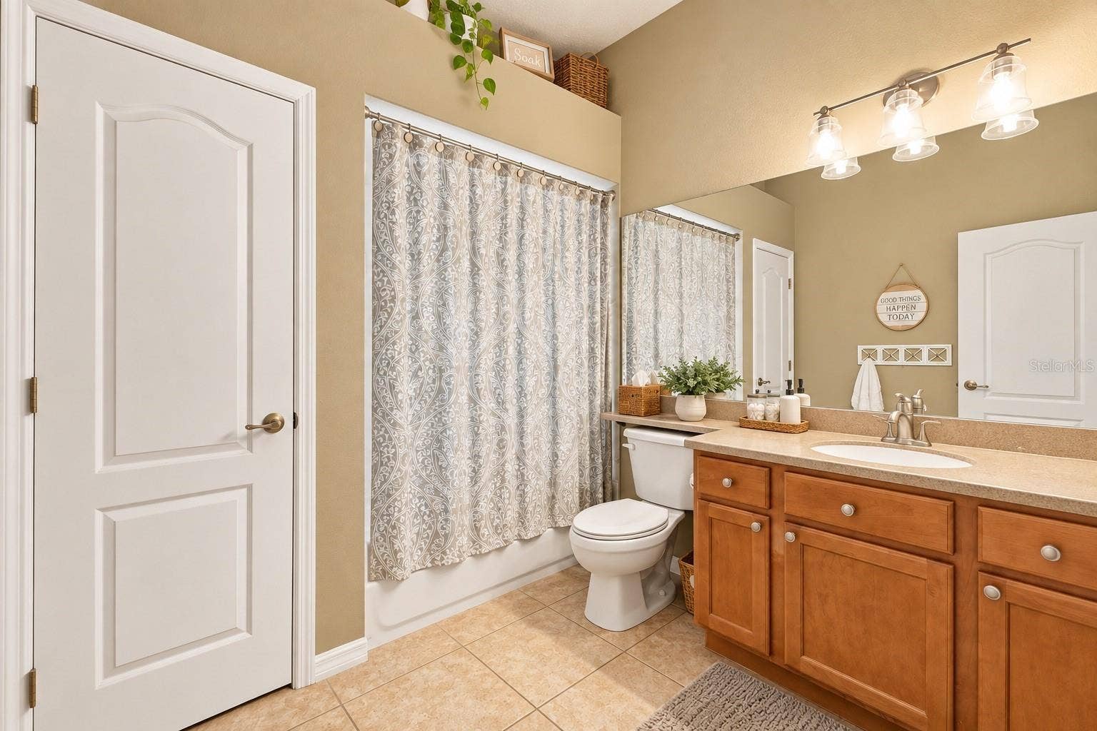 1486 ALAMEDA DRIVE, Spring Hill, FL 34609 Guest bathroom #1