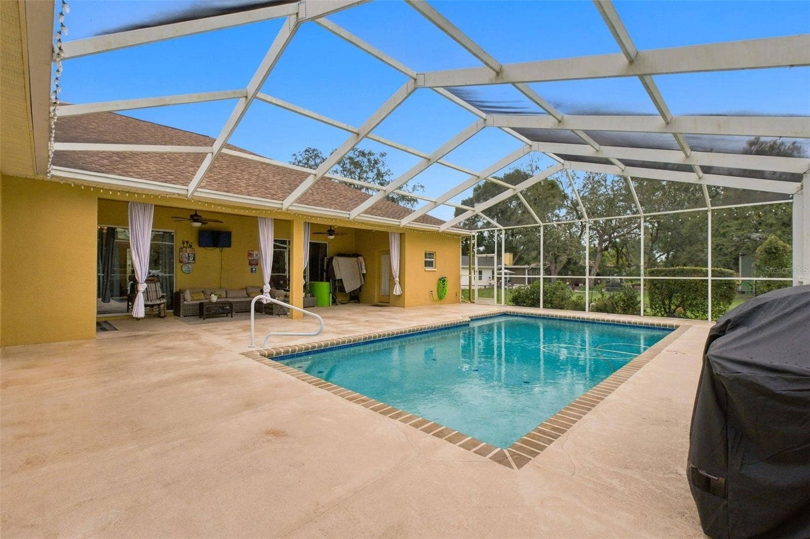 1486 ALAMEDA DRIVE, Spring Hill, FL 34609 Huge pool