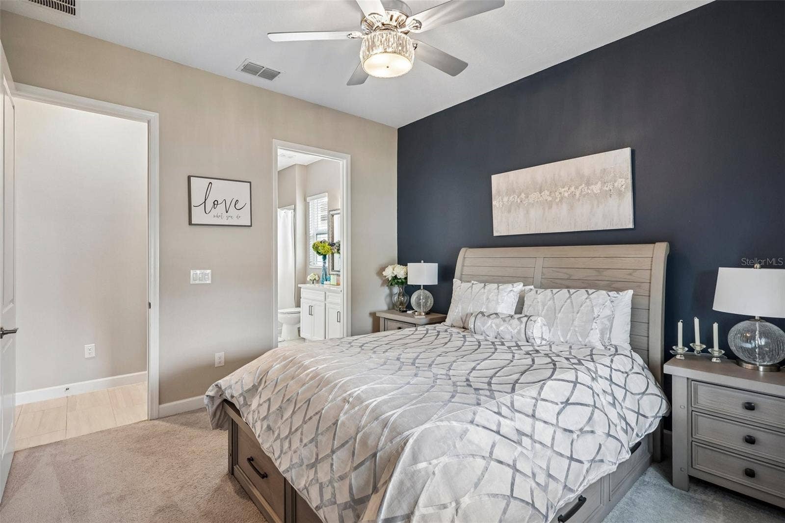 17022 FORGE SURF STREET, Land O Lakes, FL 34638 Guest room with attached en-suite
