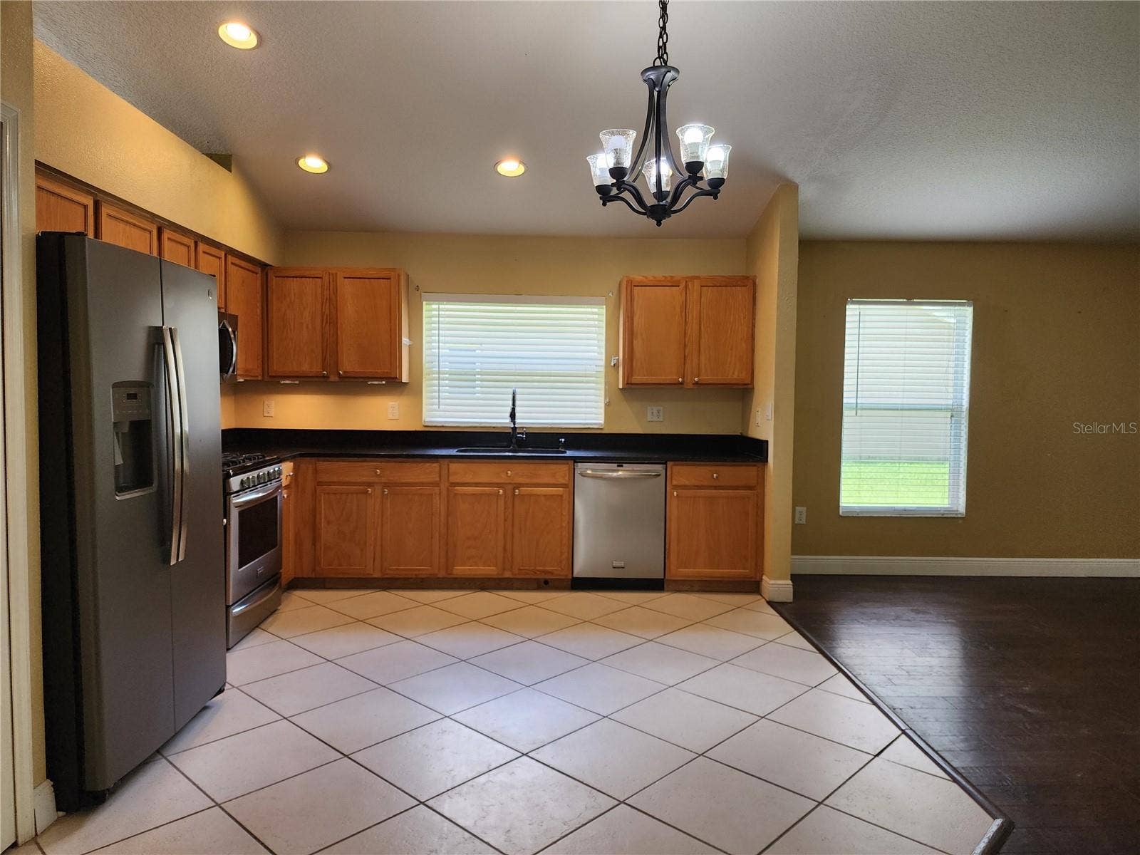 30702 IVERSON DRIVE, Wesley Chapel, FL 33543 Kitchen