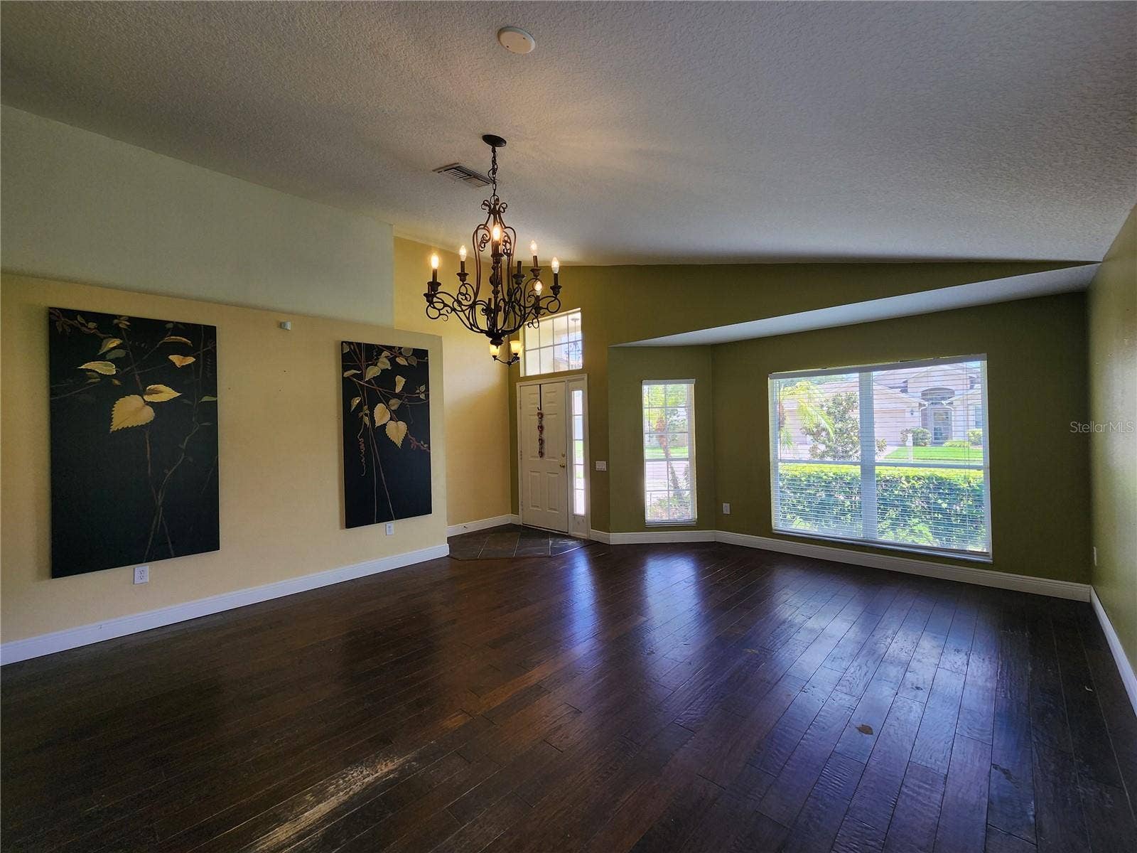 30702 IVERSON DRIVE, Wesley Chapel, FL 33543 Living Room