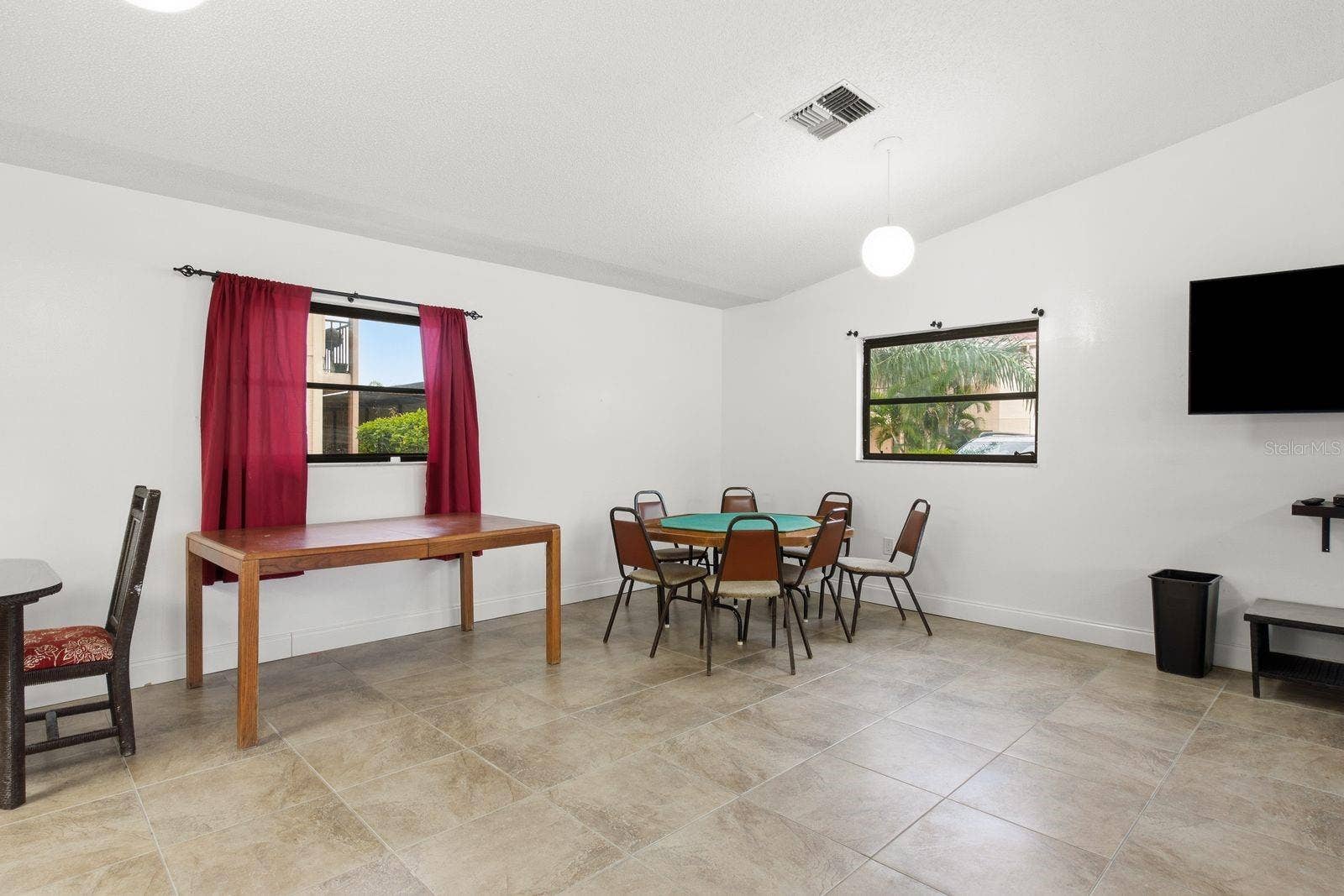 9960 EAGLES POINT CIRCLE, #4, Port Richey, FL 34668