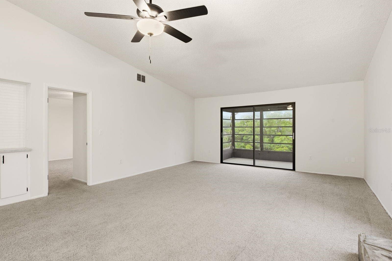 9960 EAGLES POINT CIRCLE, #4, Port Richey, FL 34668