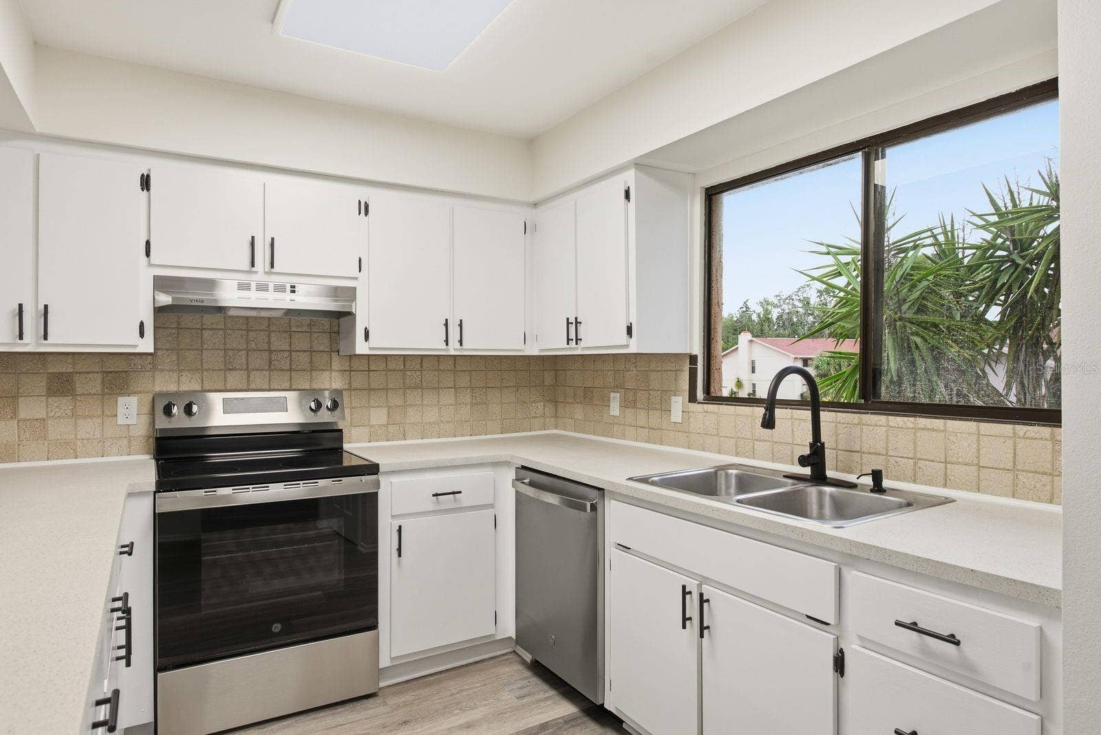 9960 EAGLES POINT CIRCLE, #4, Port Richey, FL 34668