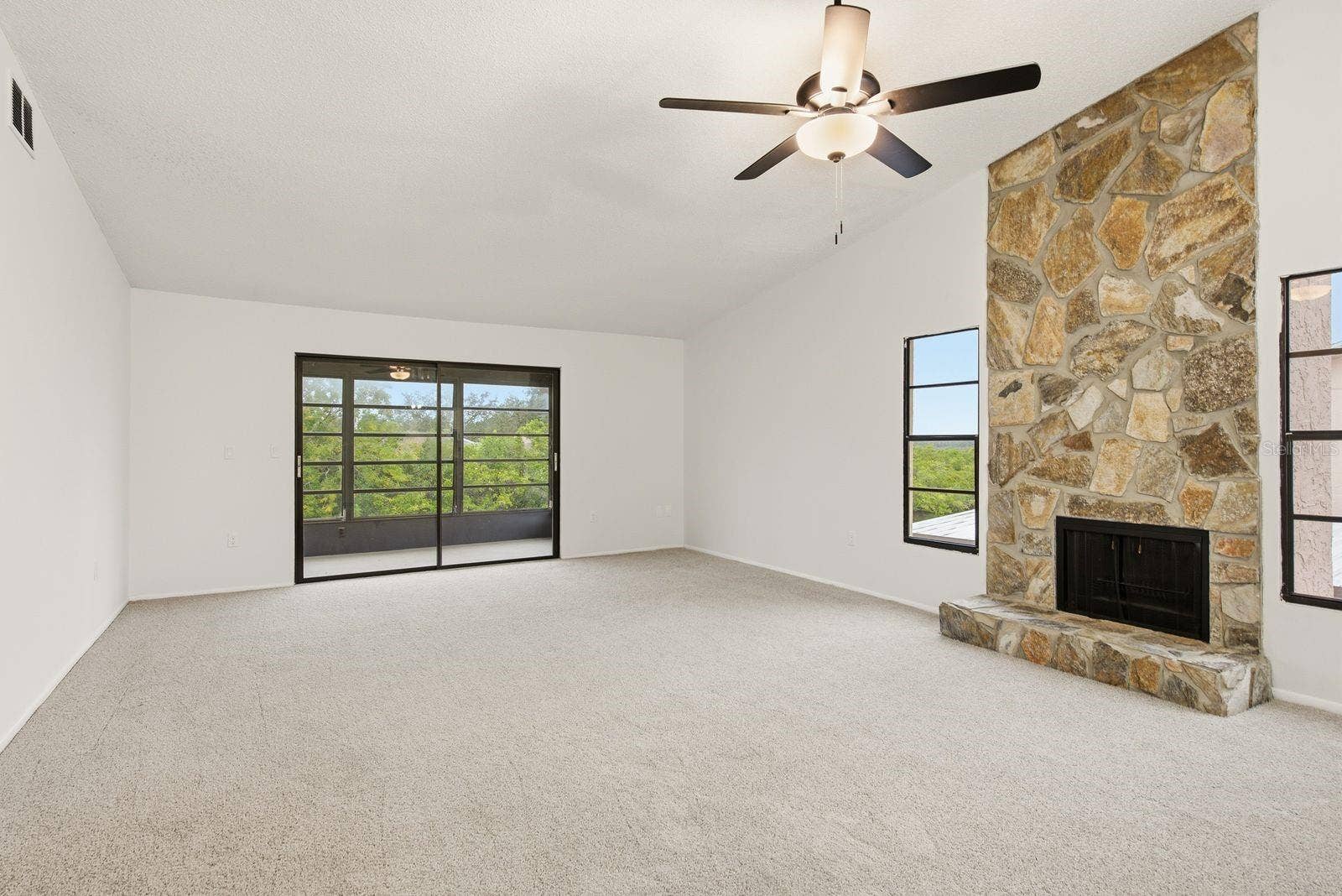 9960 EAGLES POINT CIRCLE, #4, Port Richey, FL 34668
