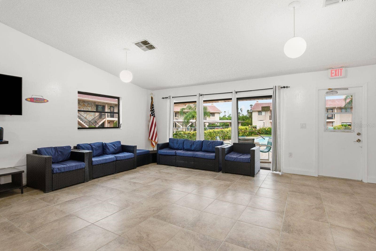 9960 EAGLES POINT CIRCLE, #4, Port Richey, FL 34668