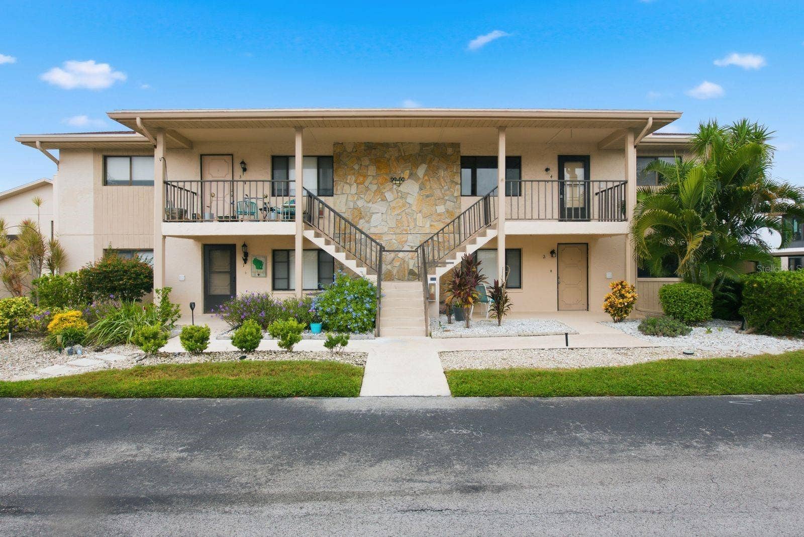 9960 EAGLES POINT CIRCLE, #4, Port Richey, FL 34668