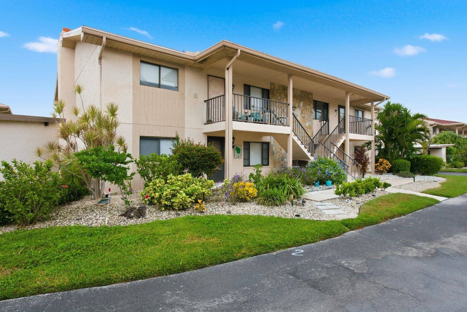 9960 EAGLES POINT CIRCLE, #4, Port Richey, FL 34668
