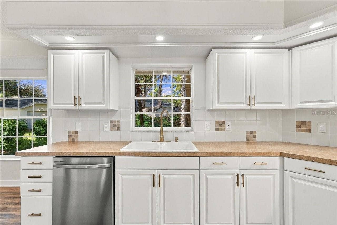 9033 PENELOPE DRIVE, Weeki Wachee, FL 34613 9033 PENELOPE DRIVE, Weeki Wachee, FL 34613
