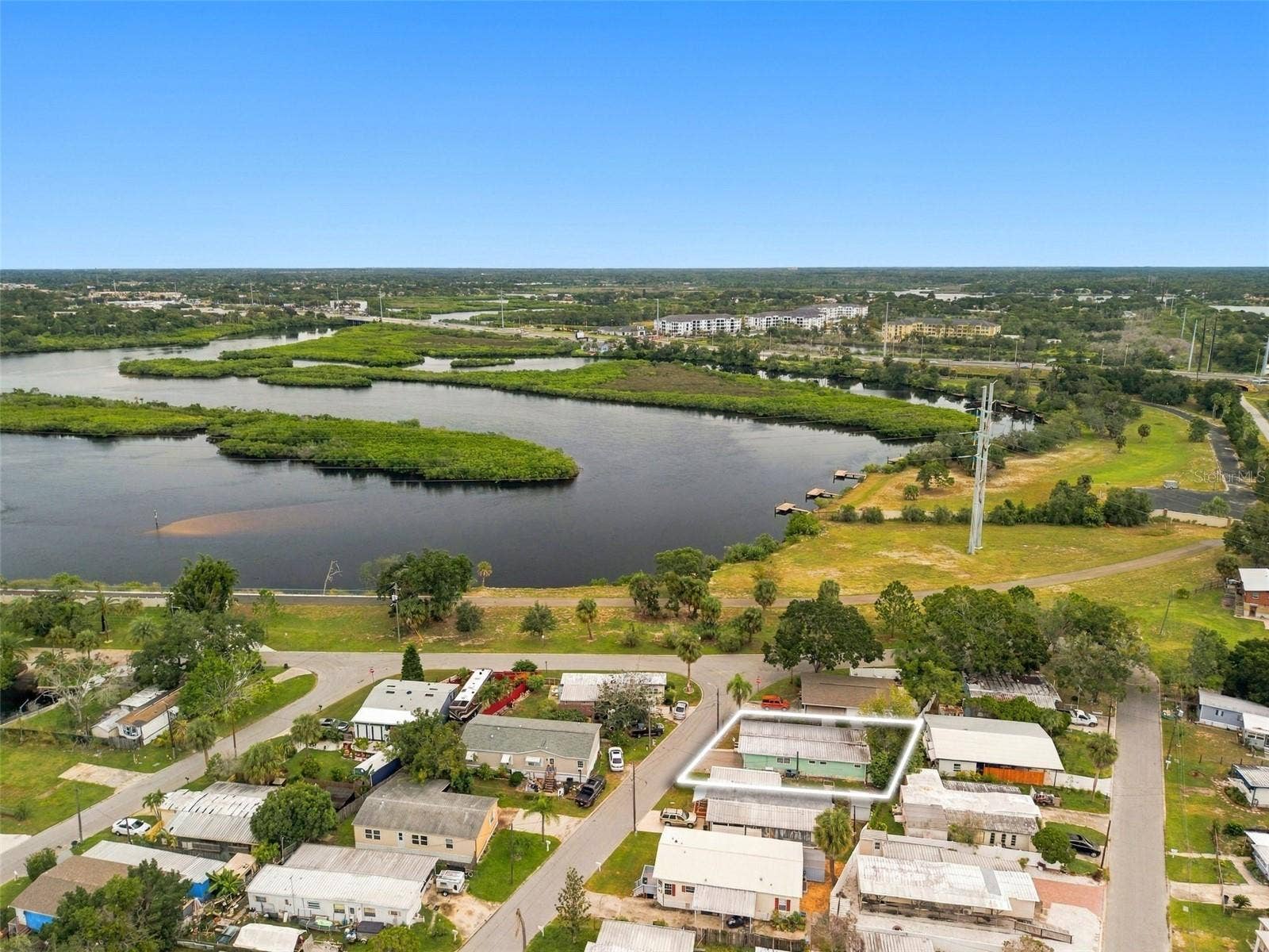 752 DRIFTWOOD LANE, Tarpon Springs, FL 34689 752 DRIFTWOOD LANE, Tarpon Springs, FL 34689