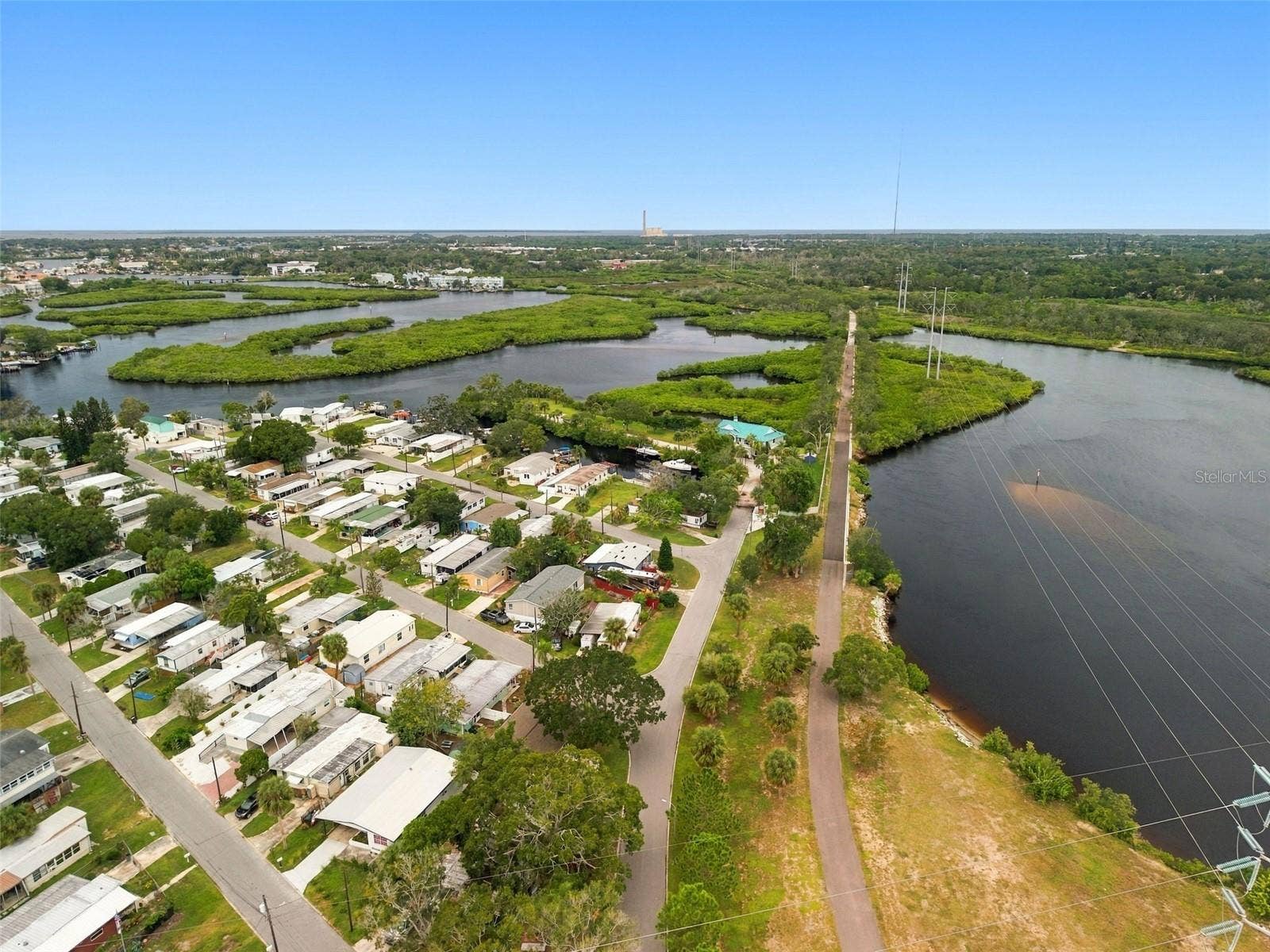 752 DRIFTWOOD LANE, Tarpon Springs, FL 34689 752 DRIFTWOOD LANE, Tarpon Springs, FL 34689