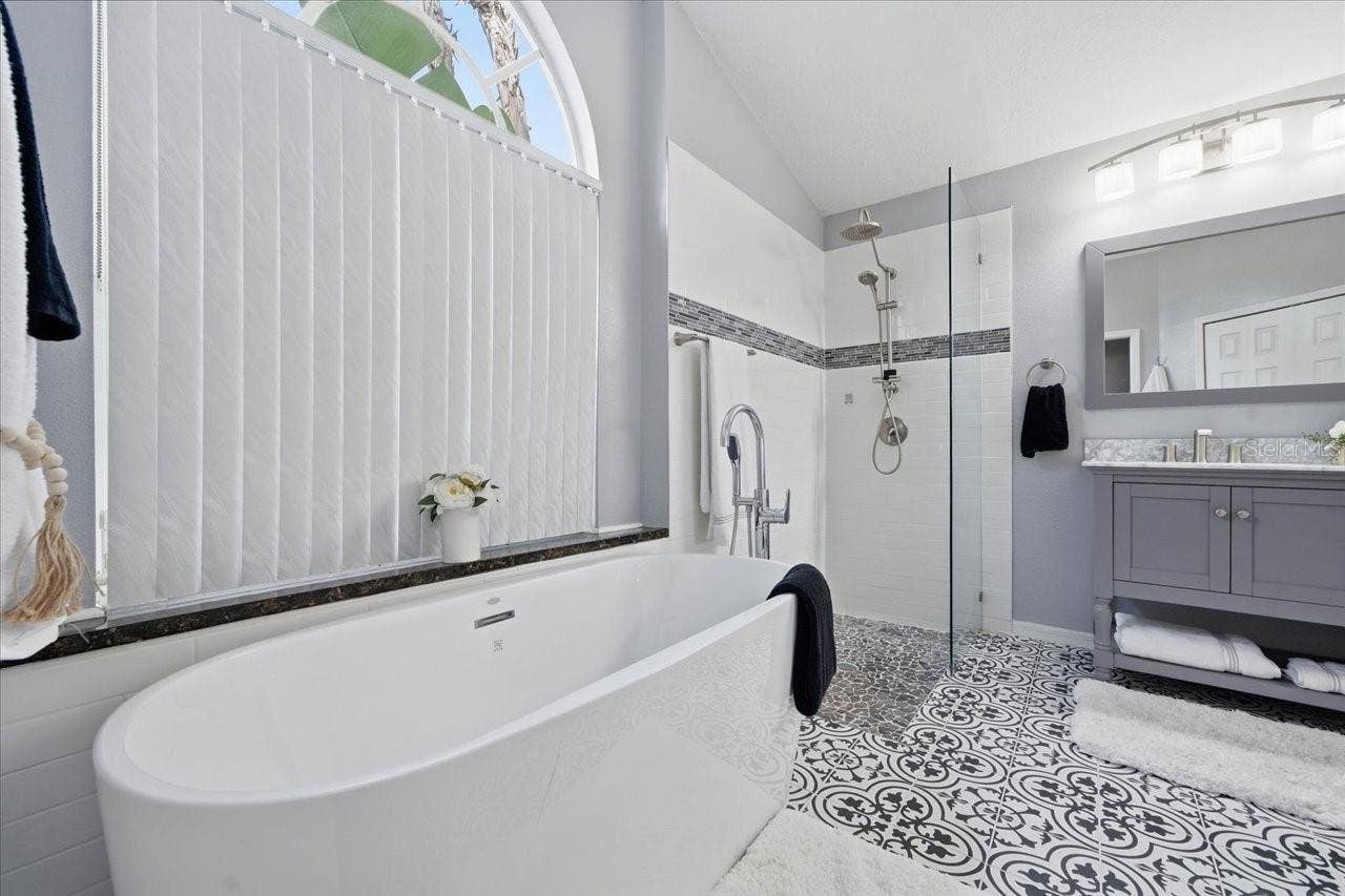 18009 PALM BREEZE DRIVE, Tampa, FL 33647 18009 PALM BREEZE DRIVE, Tampa, FL 33647