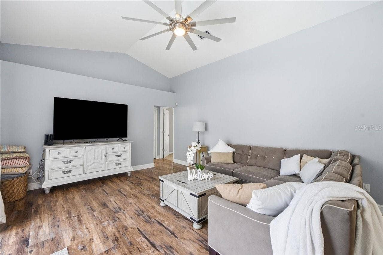 18009 PALM BREEZE DRIVE, Tampa, FL 33647 18009 PALM BREEZE DRIVE, Tampa, FL 33647